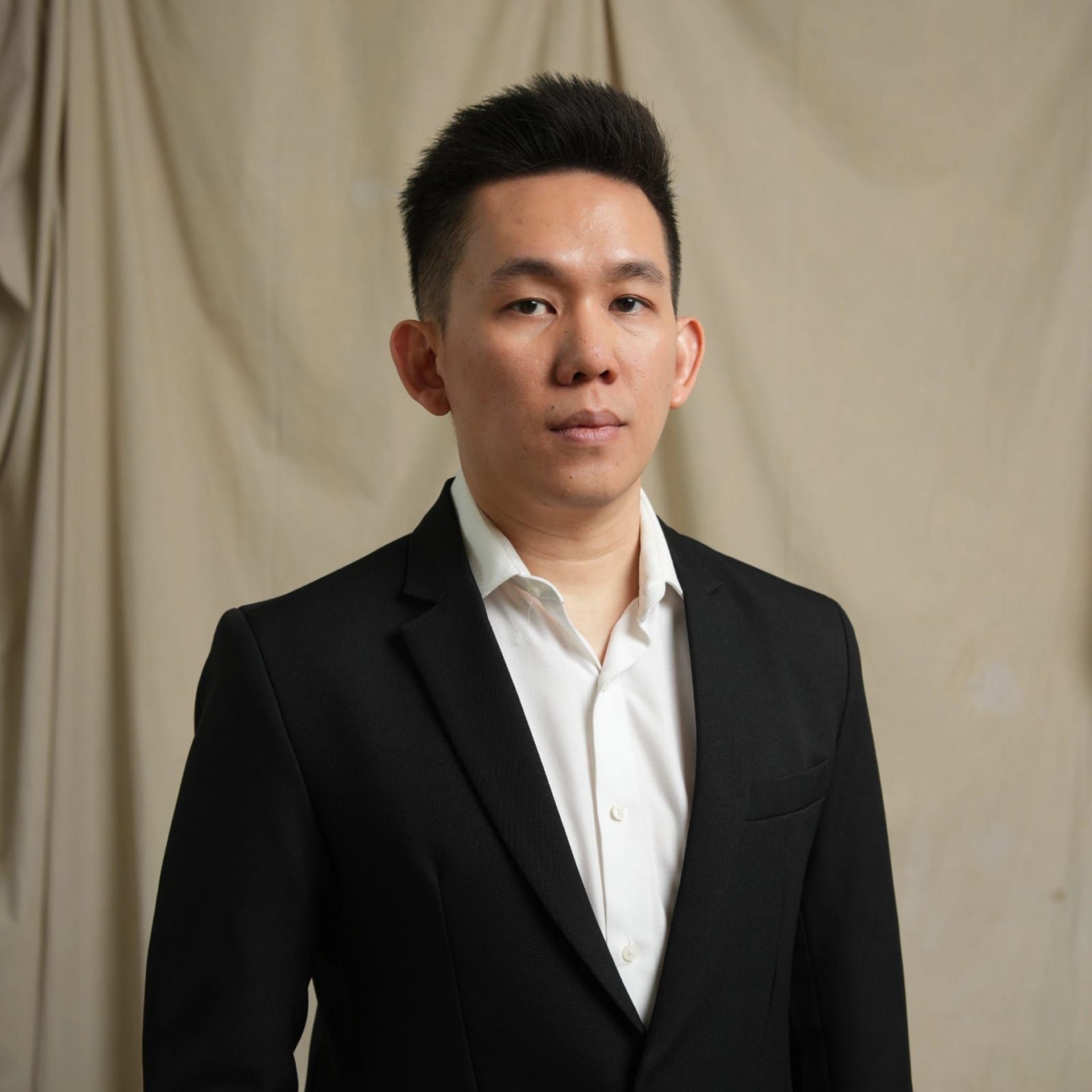 Foto agen properti Nicholas Era Peak
