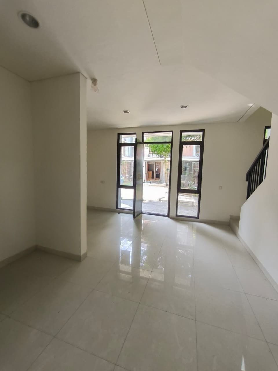 Rumah Dijual di Tangerang, foto 2 dari 8