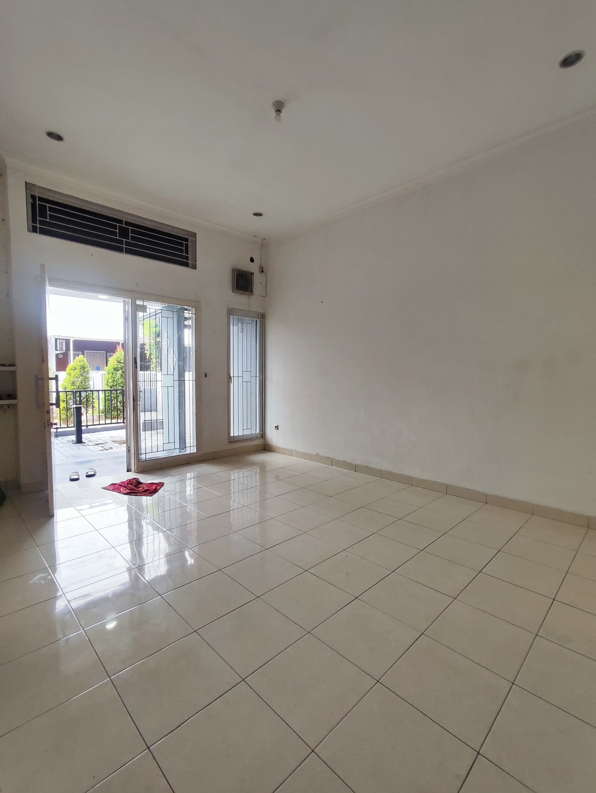 Rumah Dijual di Tangerang, foto 1 dari 10