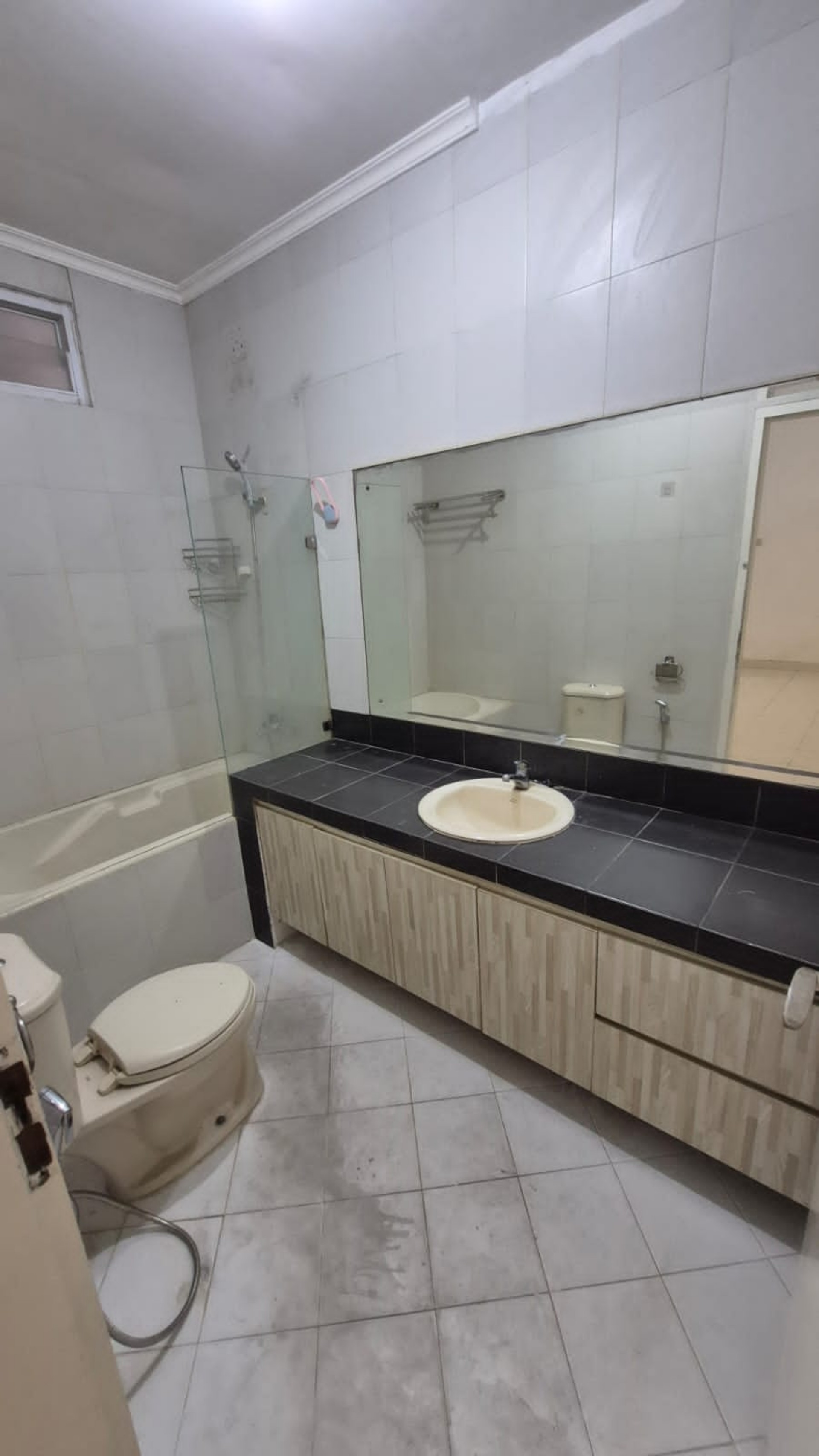 Rumah Dijual di Tangerang, foto 1 dari 10