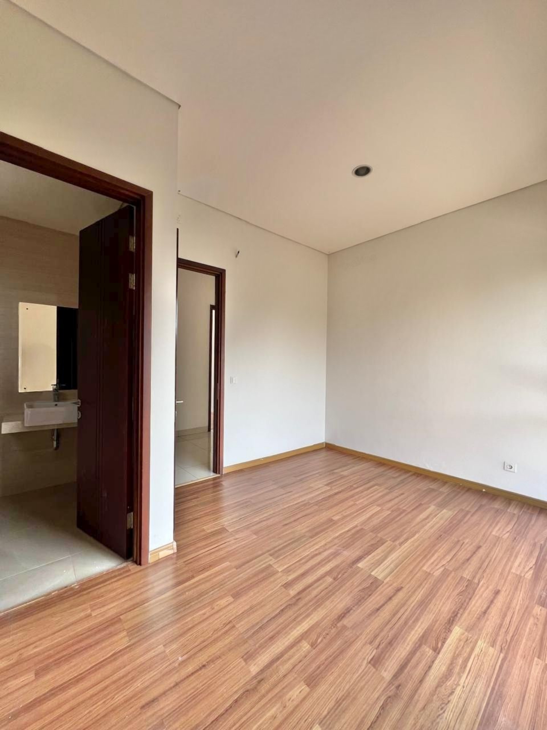 Rumah Dijual di Tangerang, foto 1 dari 10