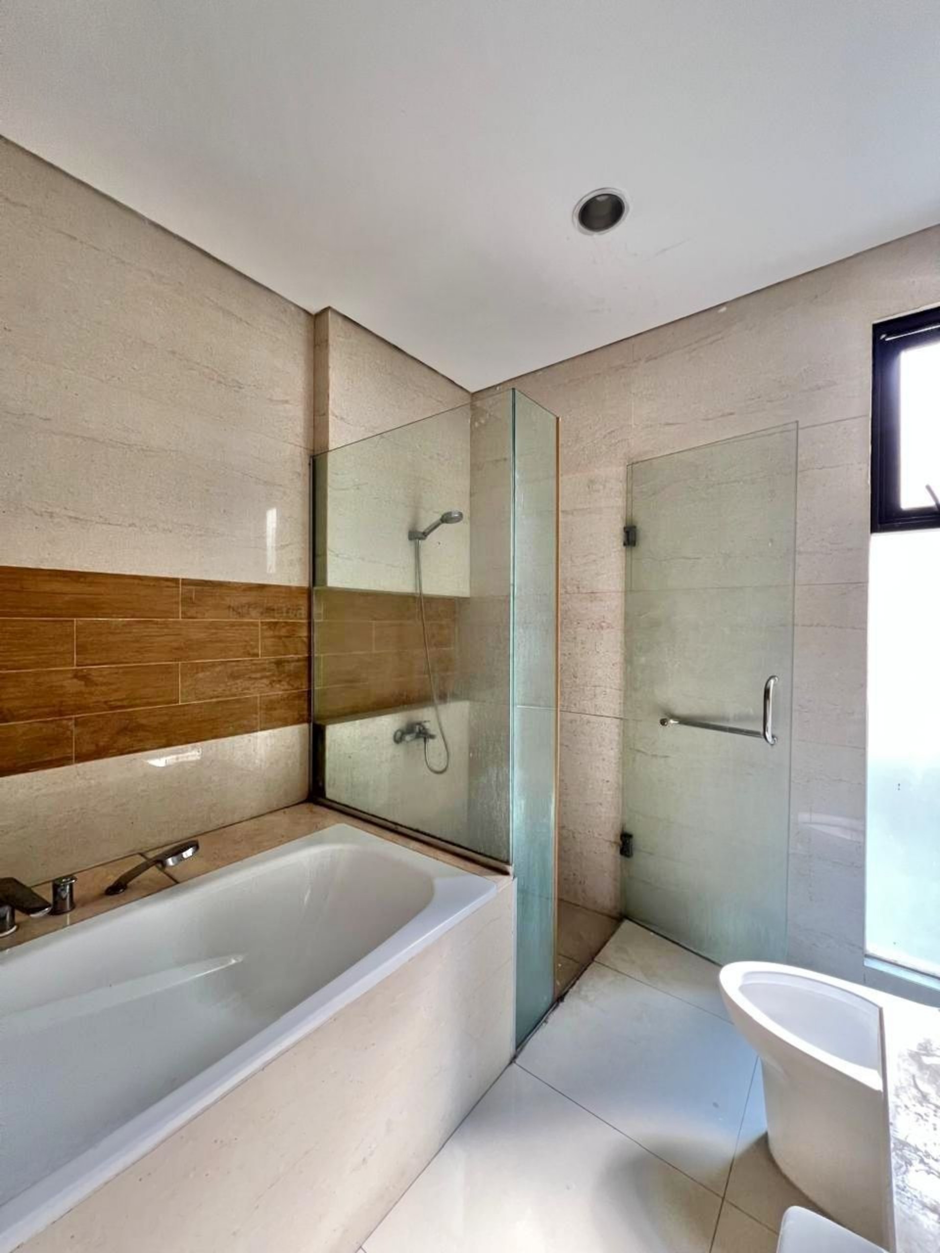Rumah Dijual di Tangerang, foto 1 dari 10