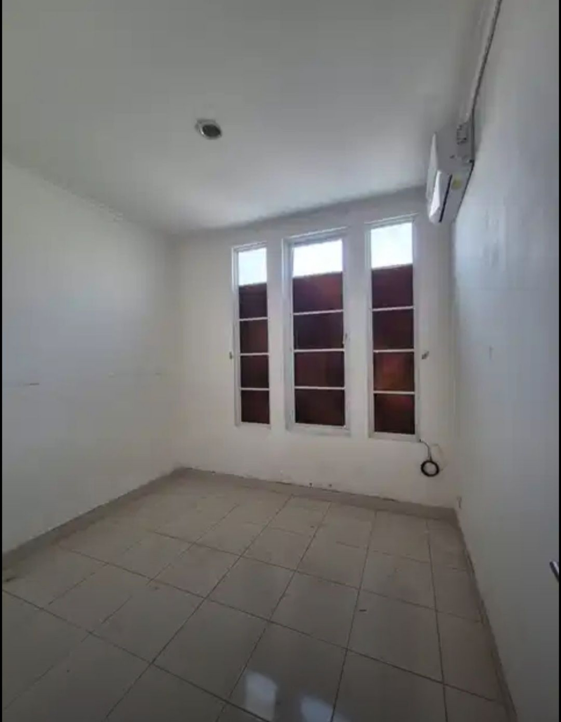 Rumah Disewa di Tangerang, foto 2 dari 9