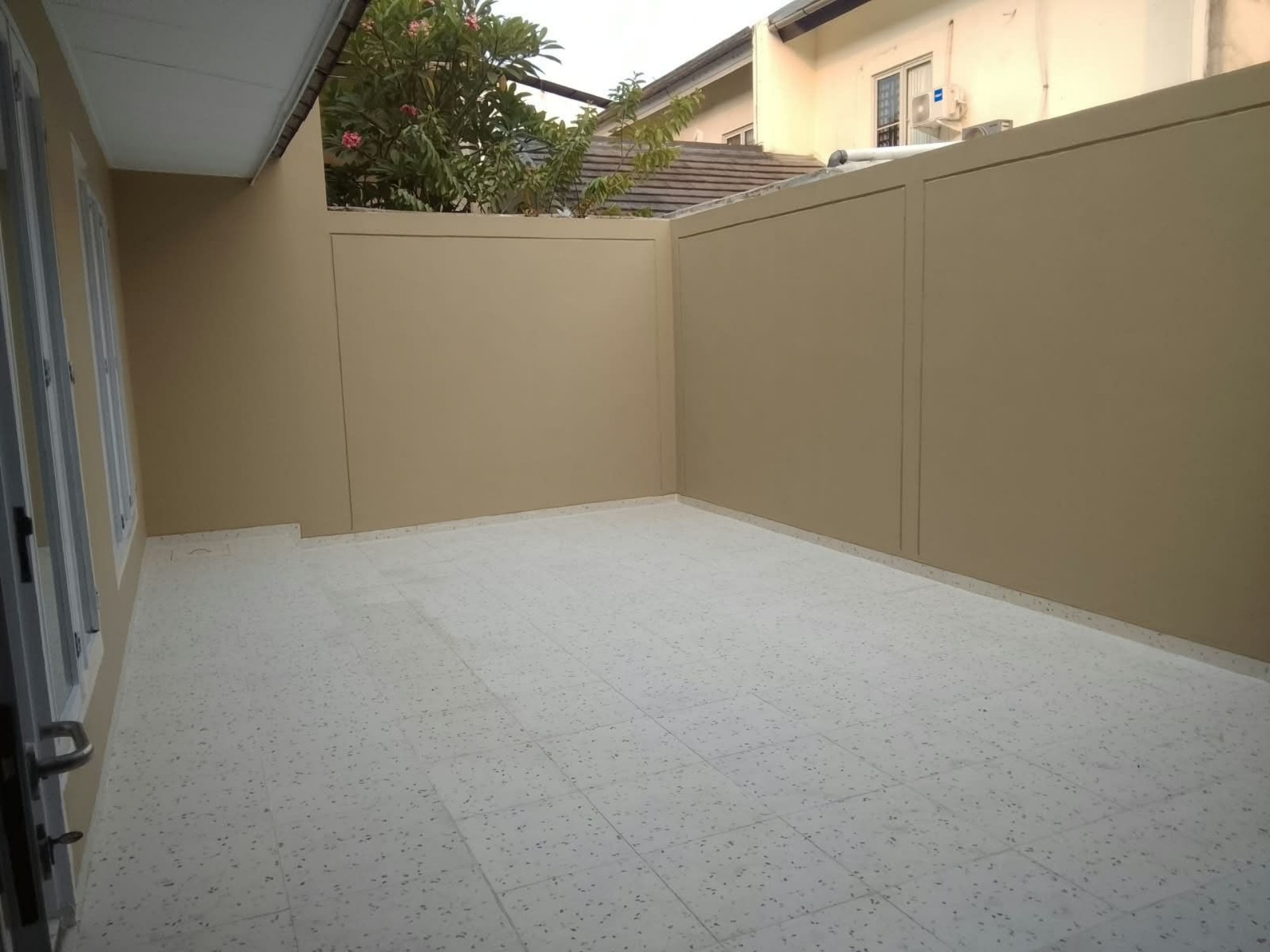Rumah Disewa di Tangerang, foto 10 dari 10