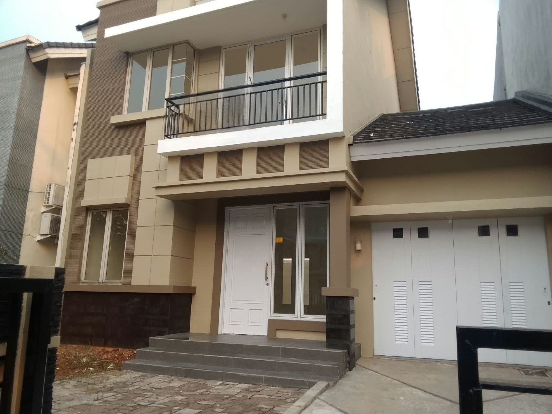 Rumah Disewa di Tangerang, foto 2 dari 10