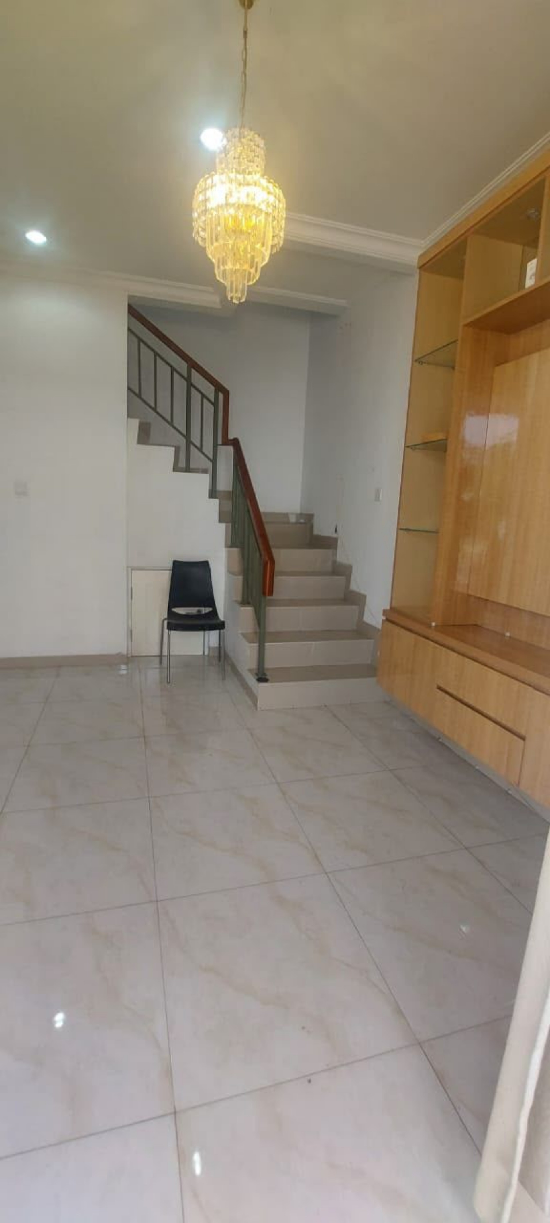 Rumah Disewa di Tangerang, foto 3 dari 10
