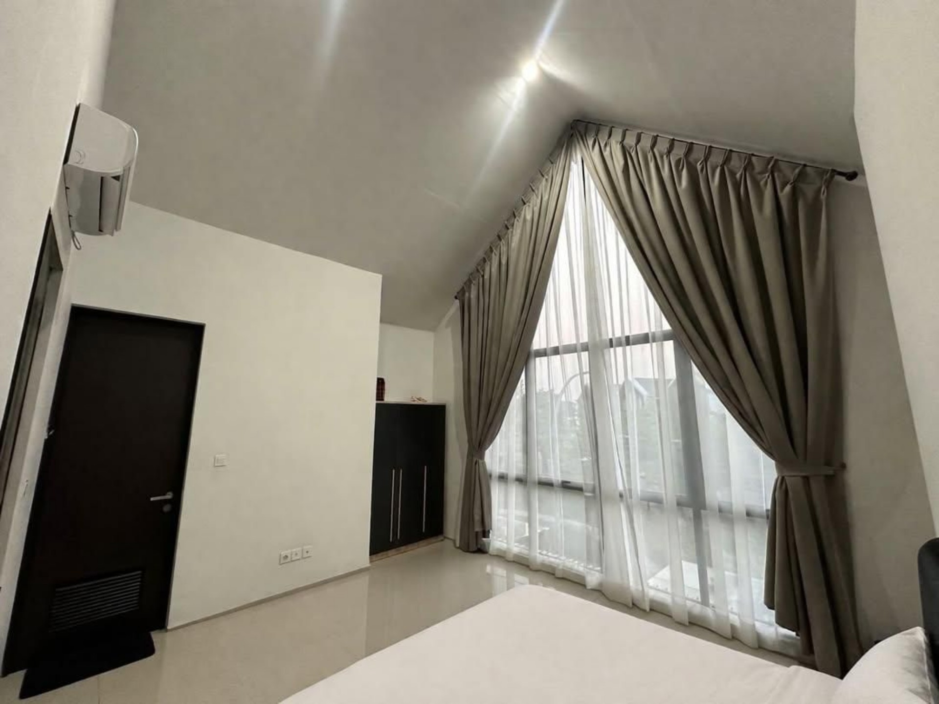 Rumah Dijual di Jakarta Barat, foto 3 dari 10