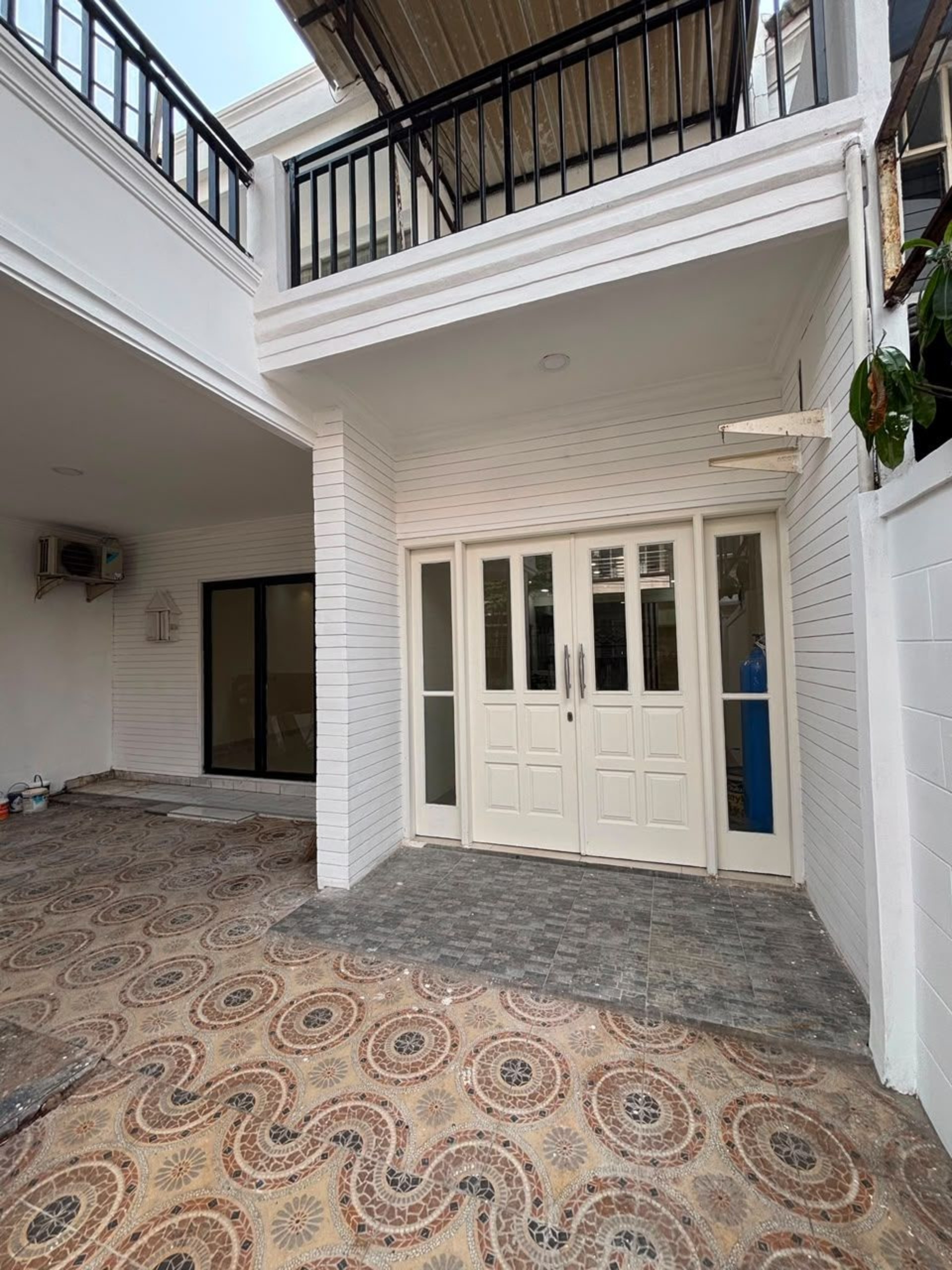 Rumah Dijual di Jakarta Barat, foto 2 dari 10