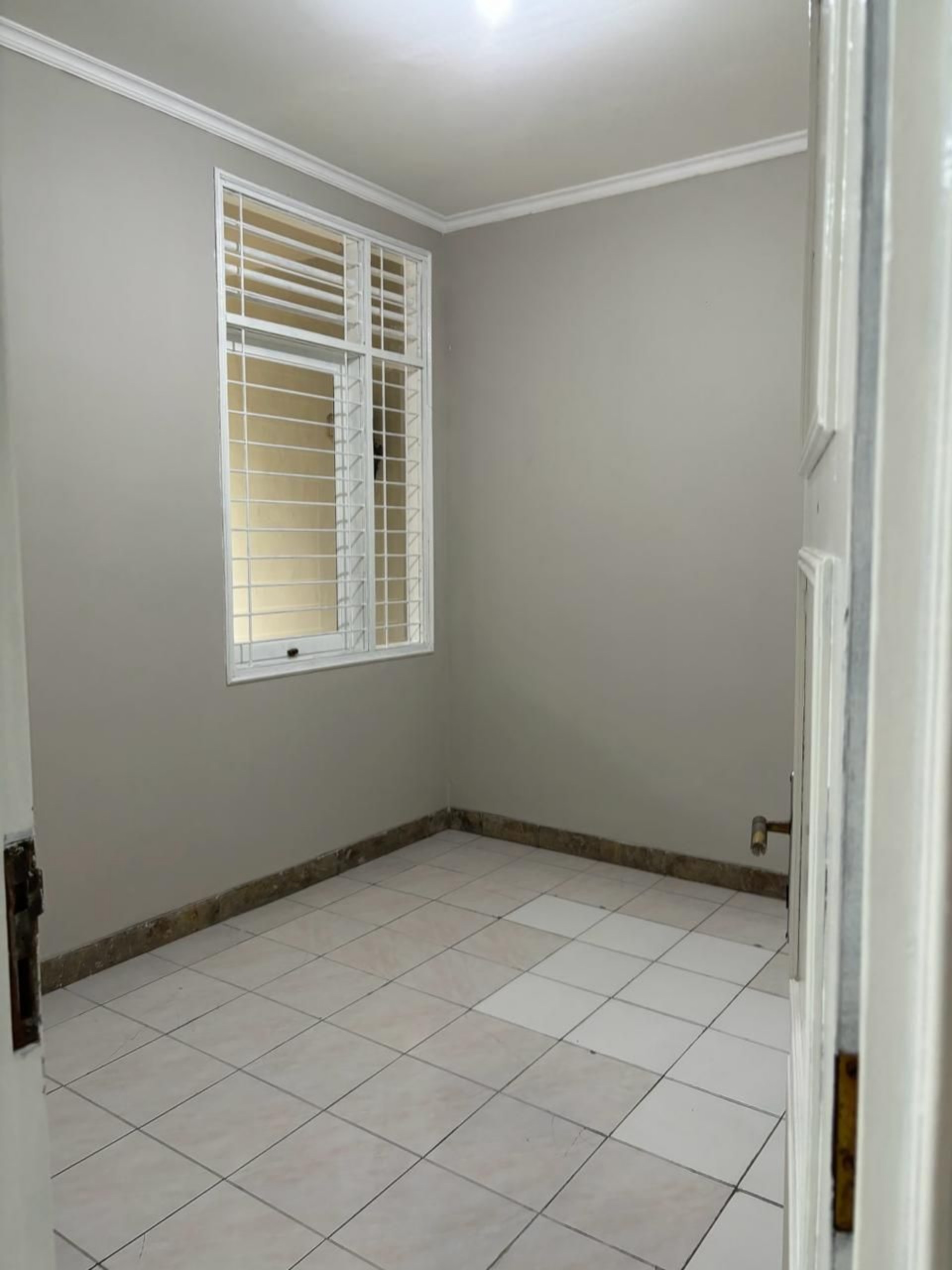 Rumah Dijual di Jakarta Barat, foto 2 dari 7
