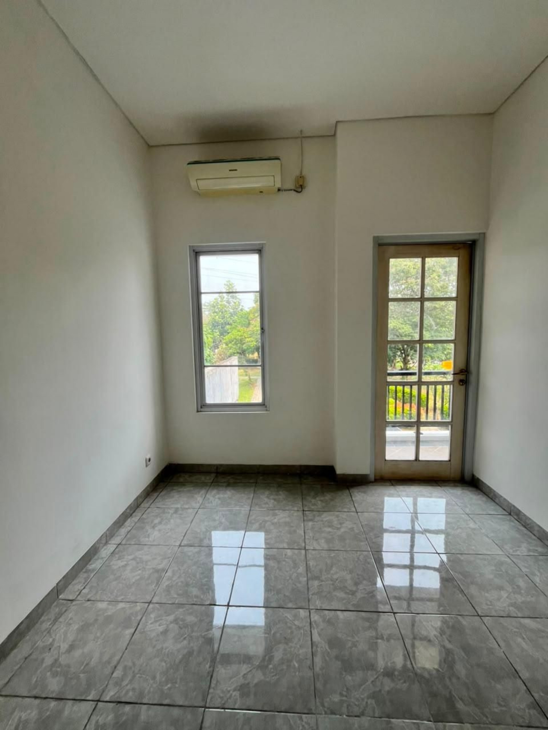 Rumah Dijual di Tangerang, foto 1 dari 10