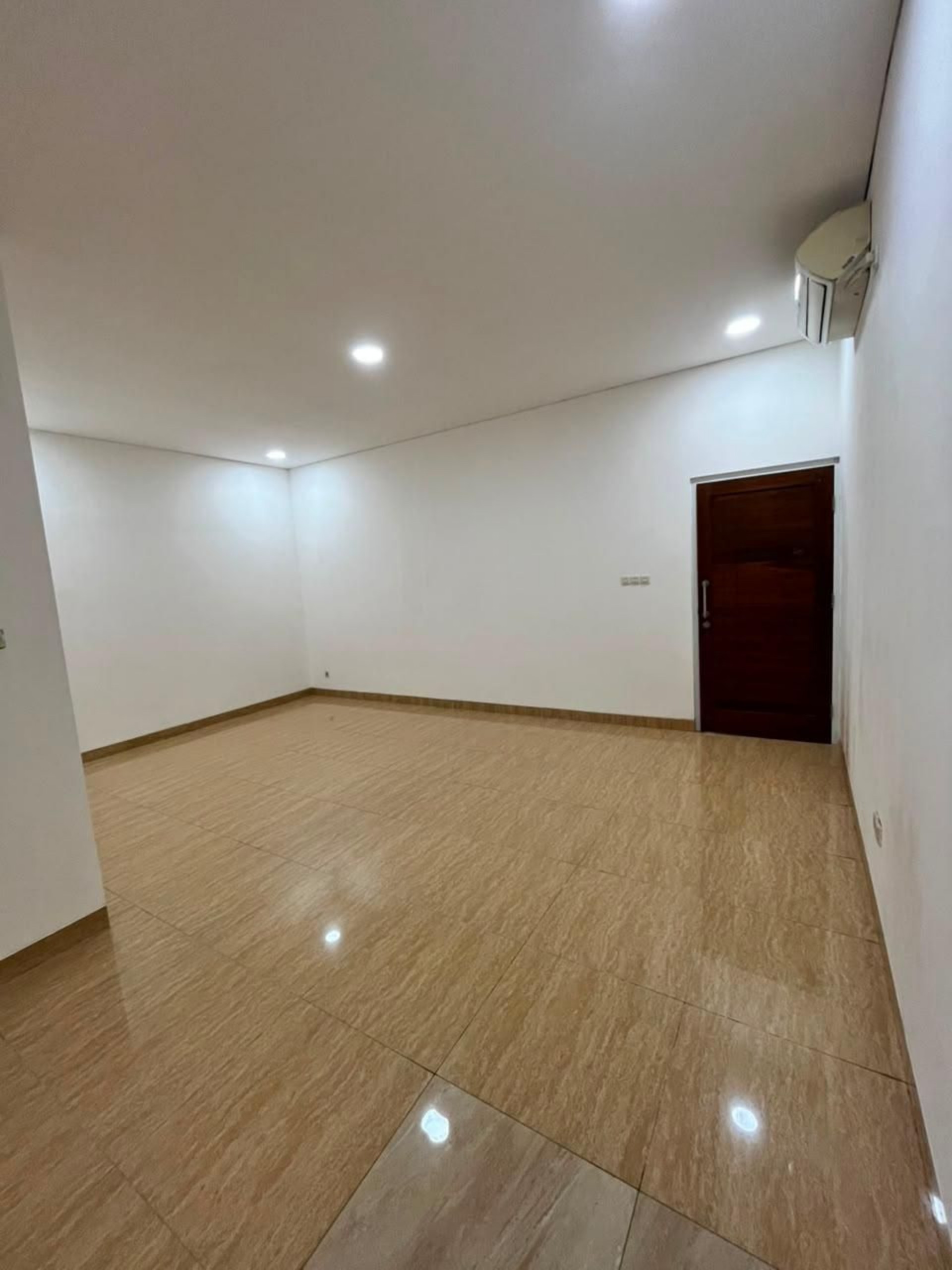 Rumah Dijual di Tangerang, foto 1 dari 10