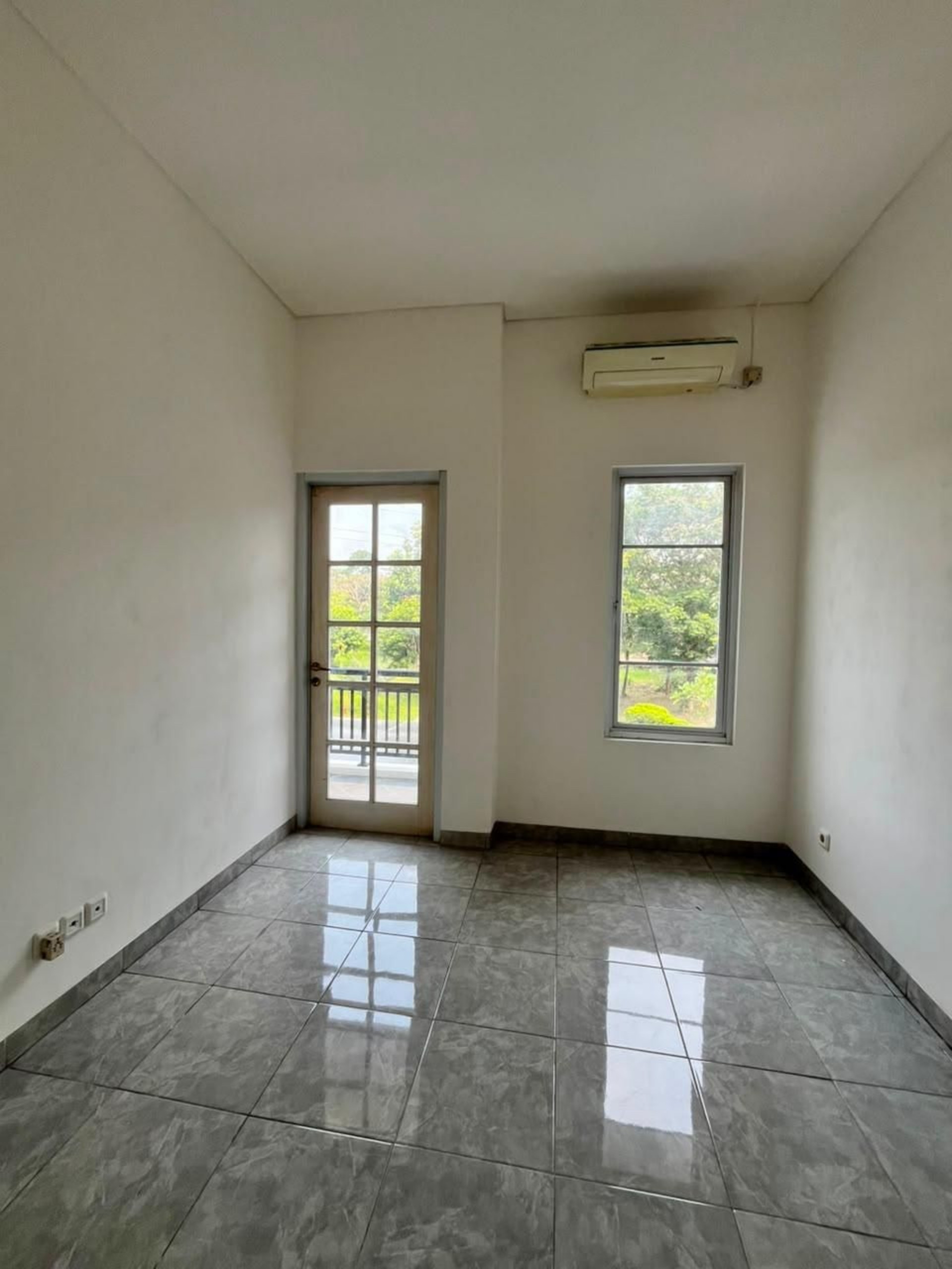 Rumah Dijual di Tangerang, foto 1 dari 10