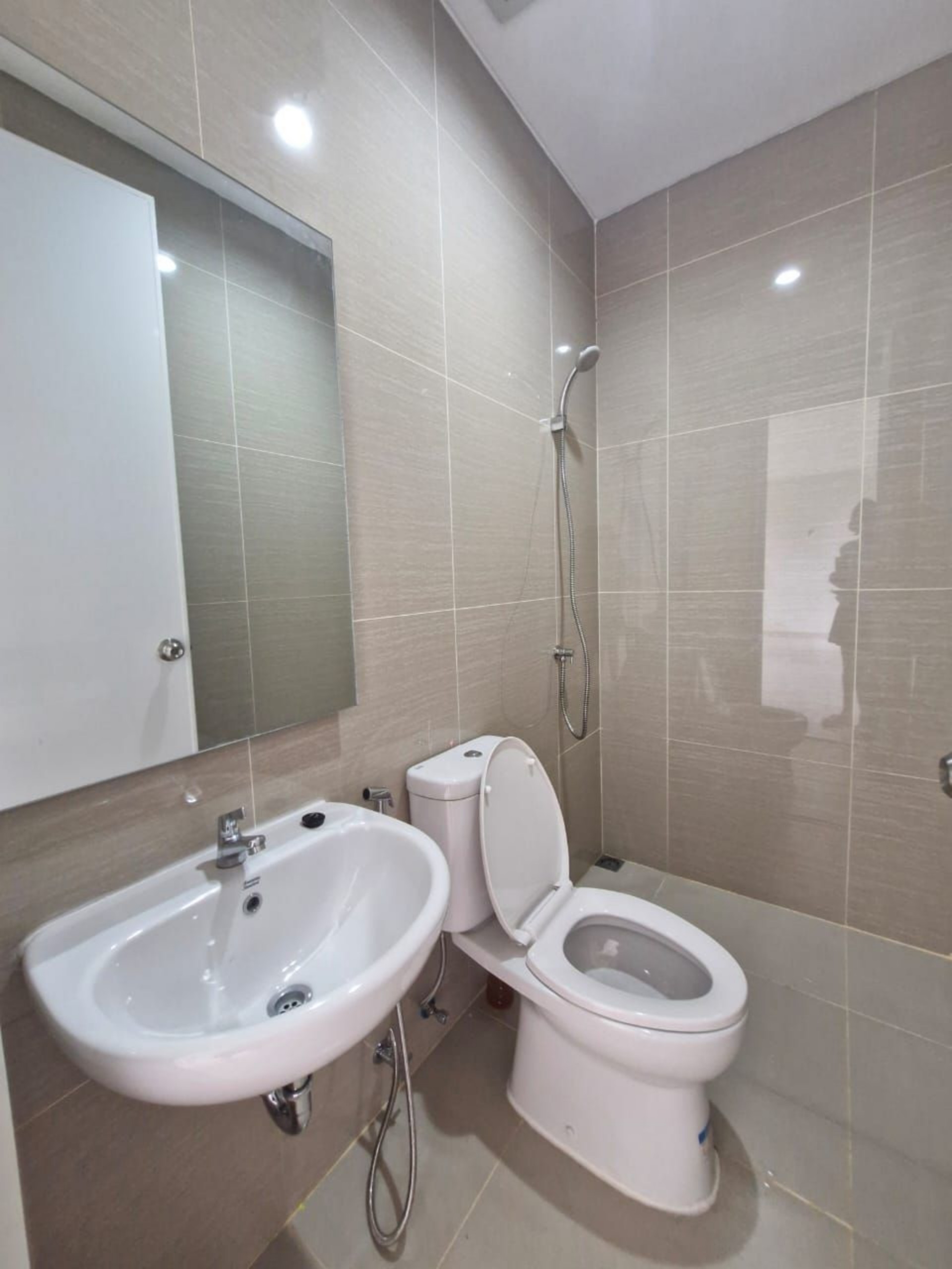 Rumah Dijual di Tangerang, foto 1 dari 9