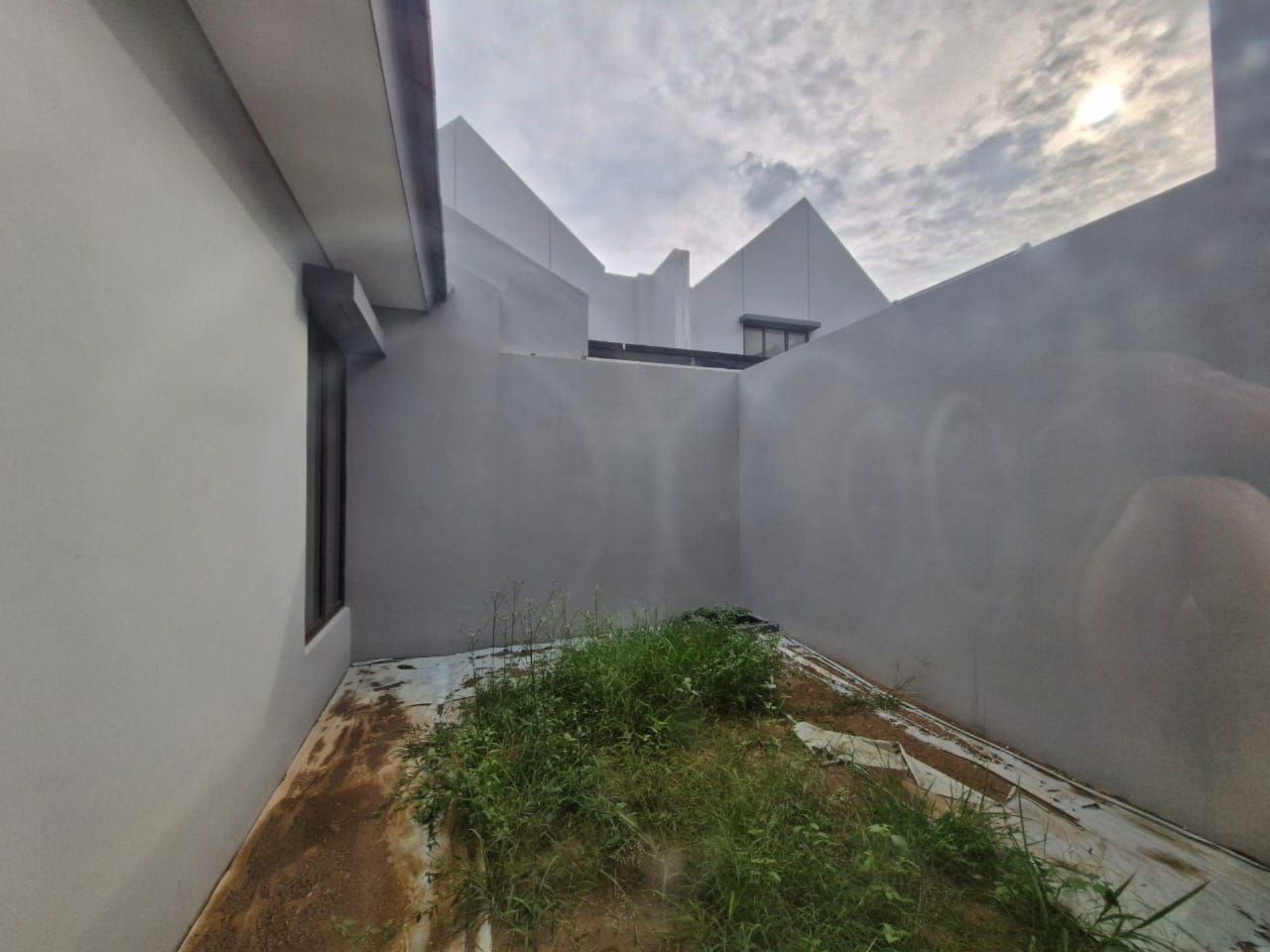 Rumah Dijual di Tangerang, foto 1 dari 9