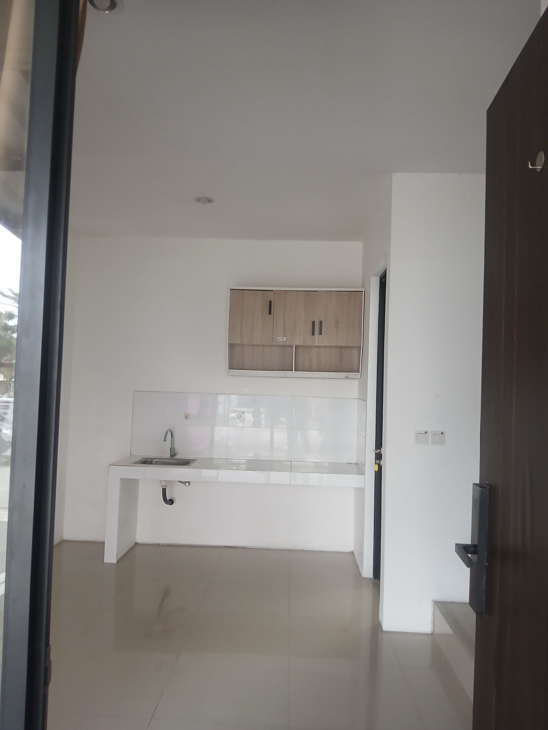 Rumah Disewa di Jakarta Barat, foto 2 dari 6