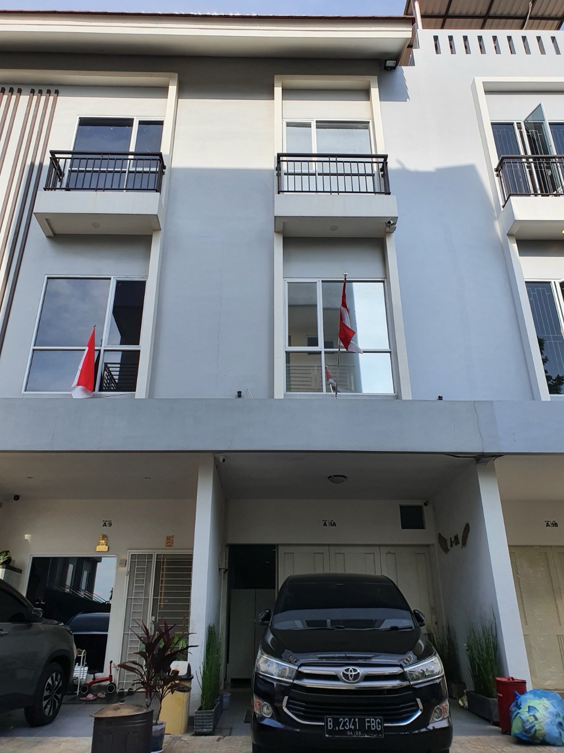 Rumah Dijual di Jakarta Barat, foto 1 dari 10