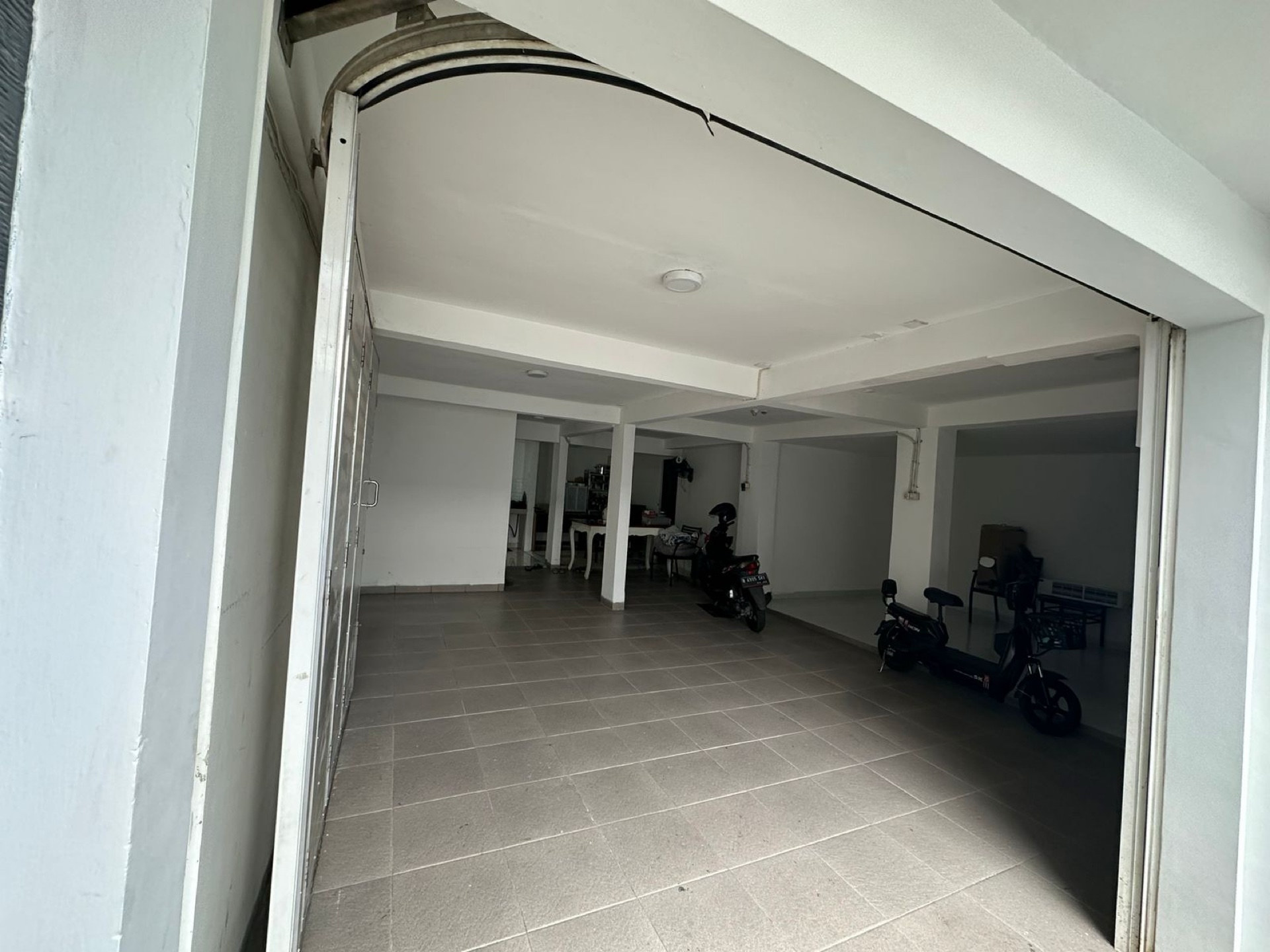 Rumah Disewa di Jakarta Barat, foto 1 dari 10