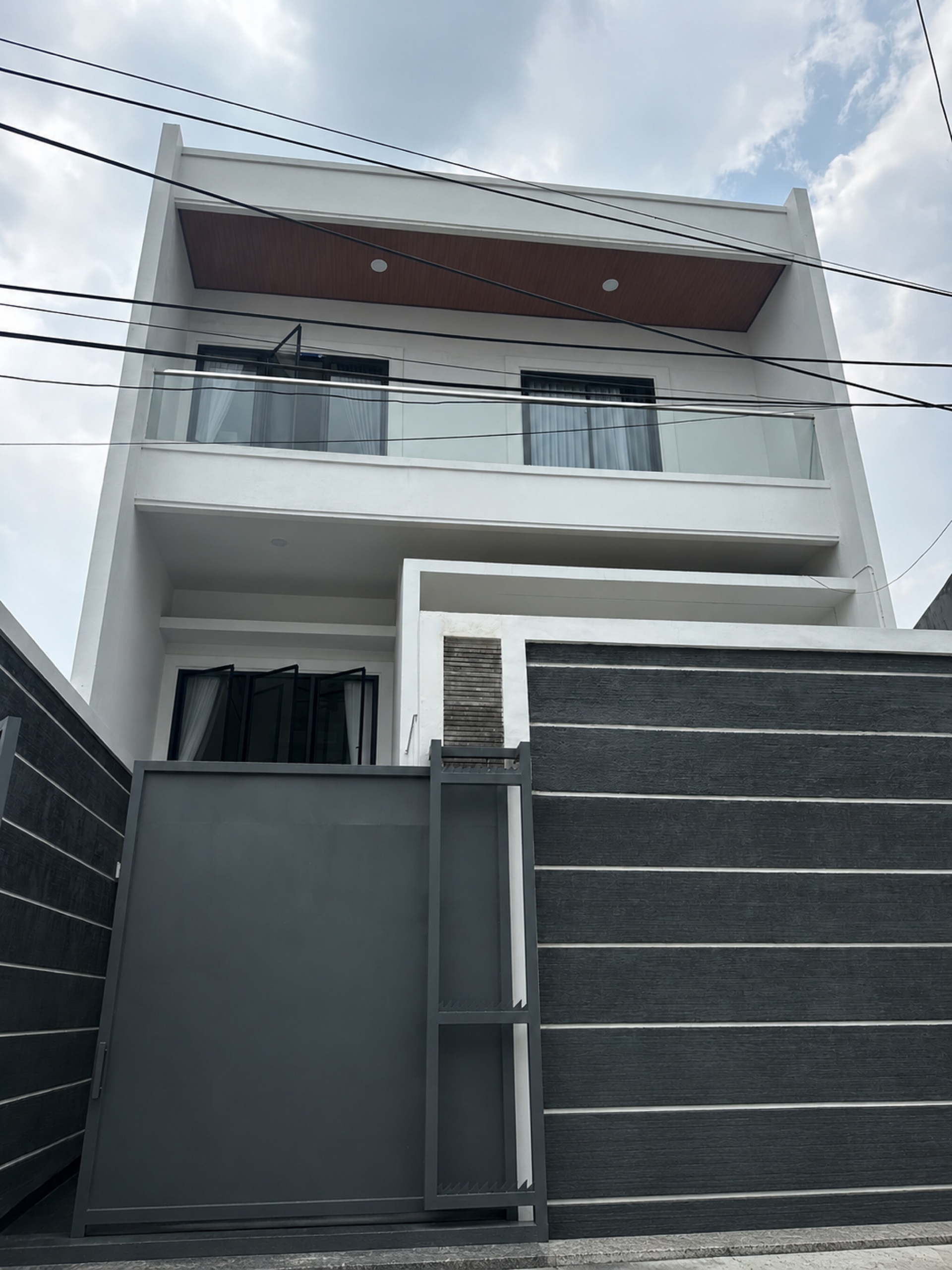 Rumah Disewa di Jakarta Barat, foto 1 dari 10