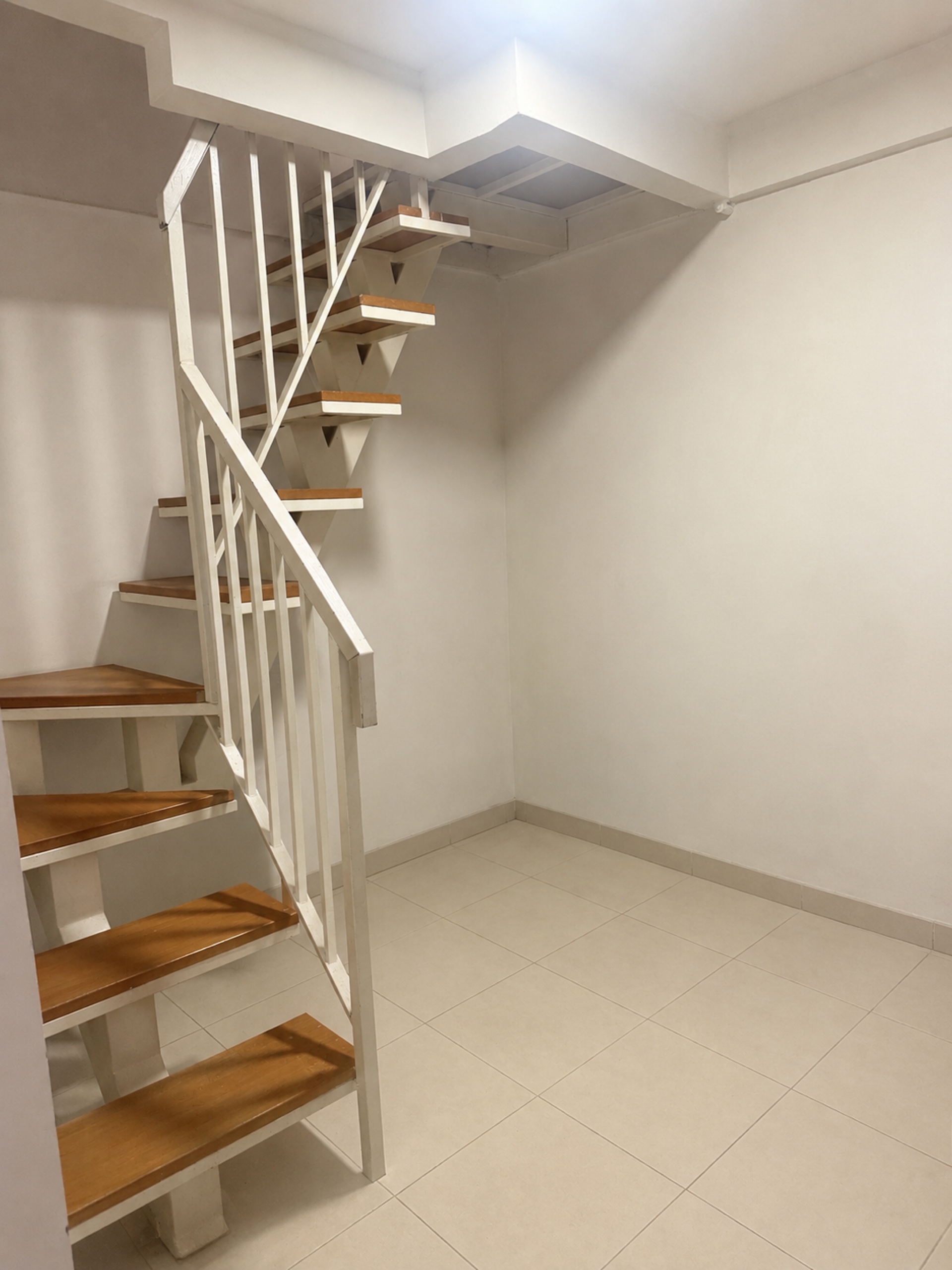Rumah Disewa di Jakarta Barat, foto 1 dari 10