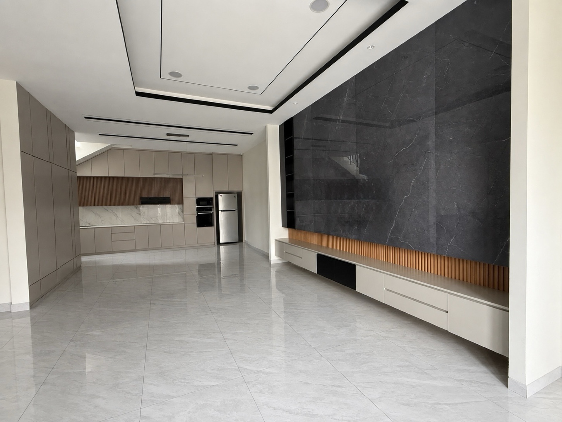 Rumah Disewa di Jakarta Barat, foto 1 dari 10