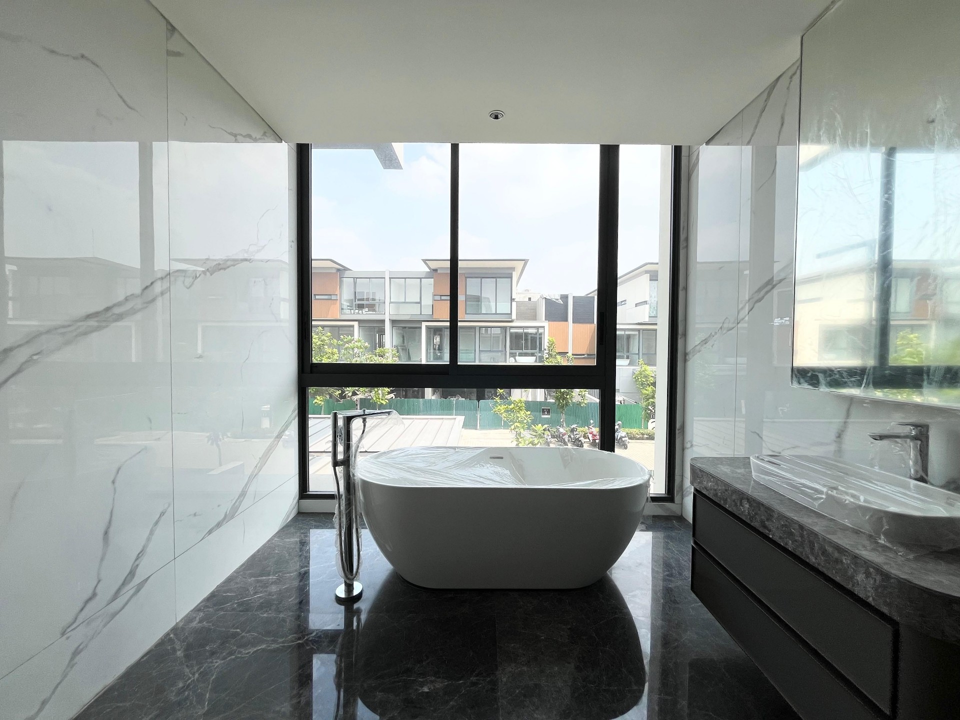 Rumah Dijual di Tangerang, foto 1 dari 10