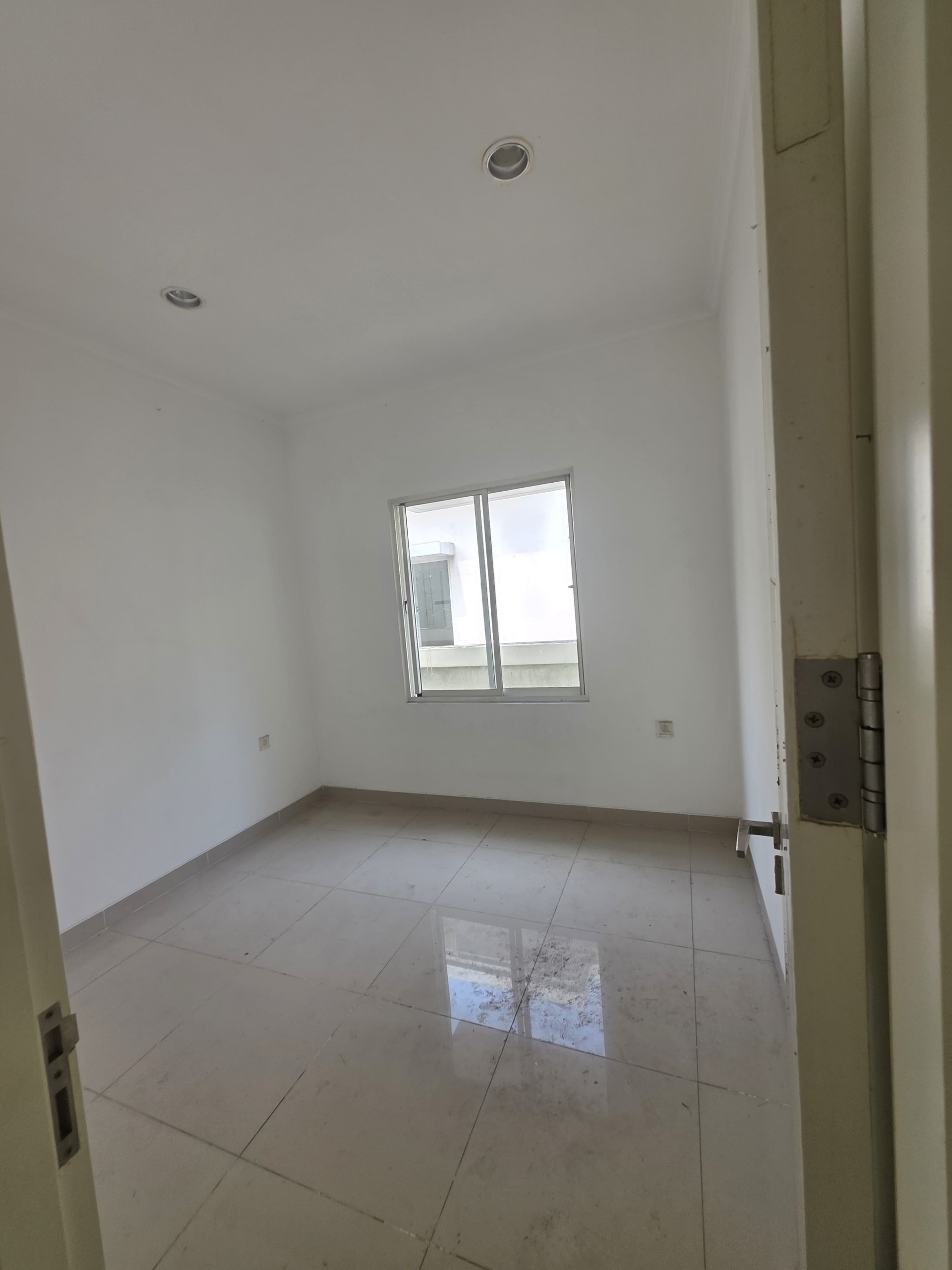 Rumah Disewa di Tangerang, foto 1 dari 8