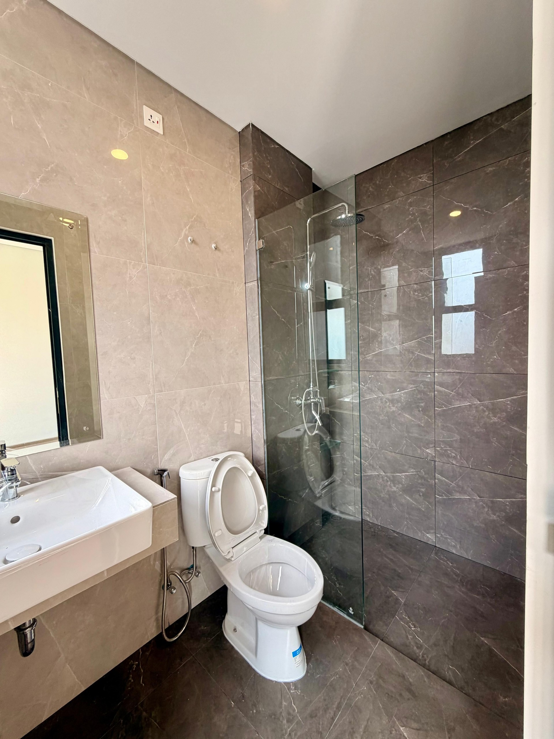 Rumah Disewa di Tangerang, foto 1 dari 10
