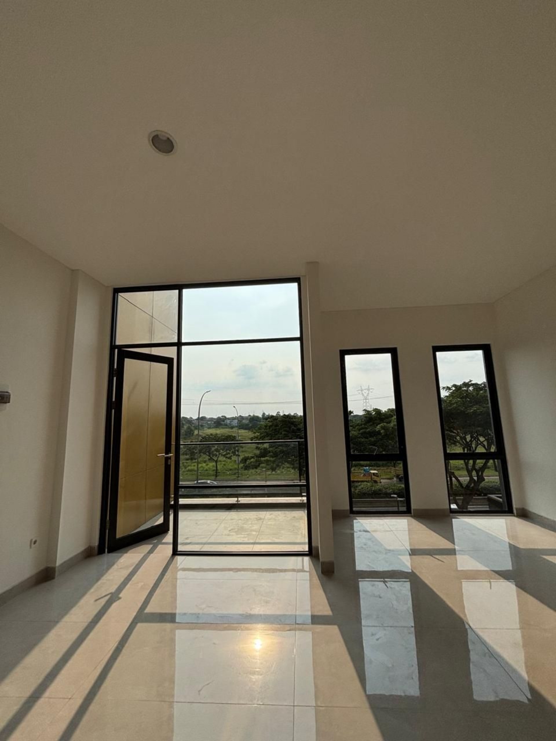 Ruko Disewa di Tangerang, foto 1 dari 10