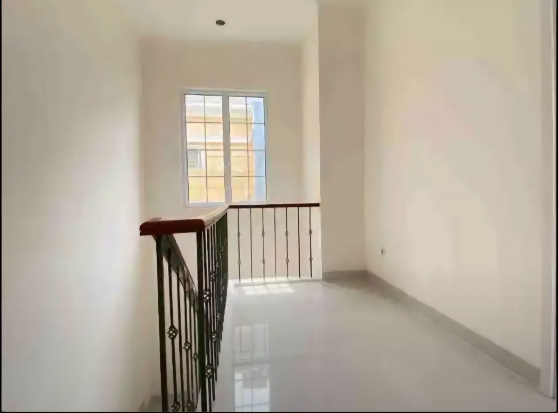 Rumah Disewa di Tangerang, foto 1 dari 9