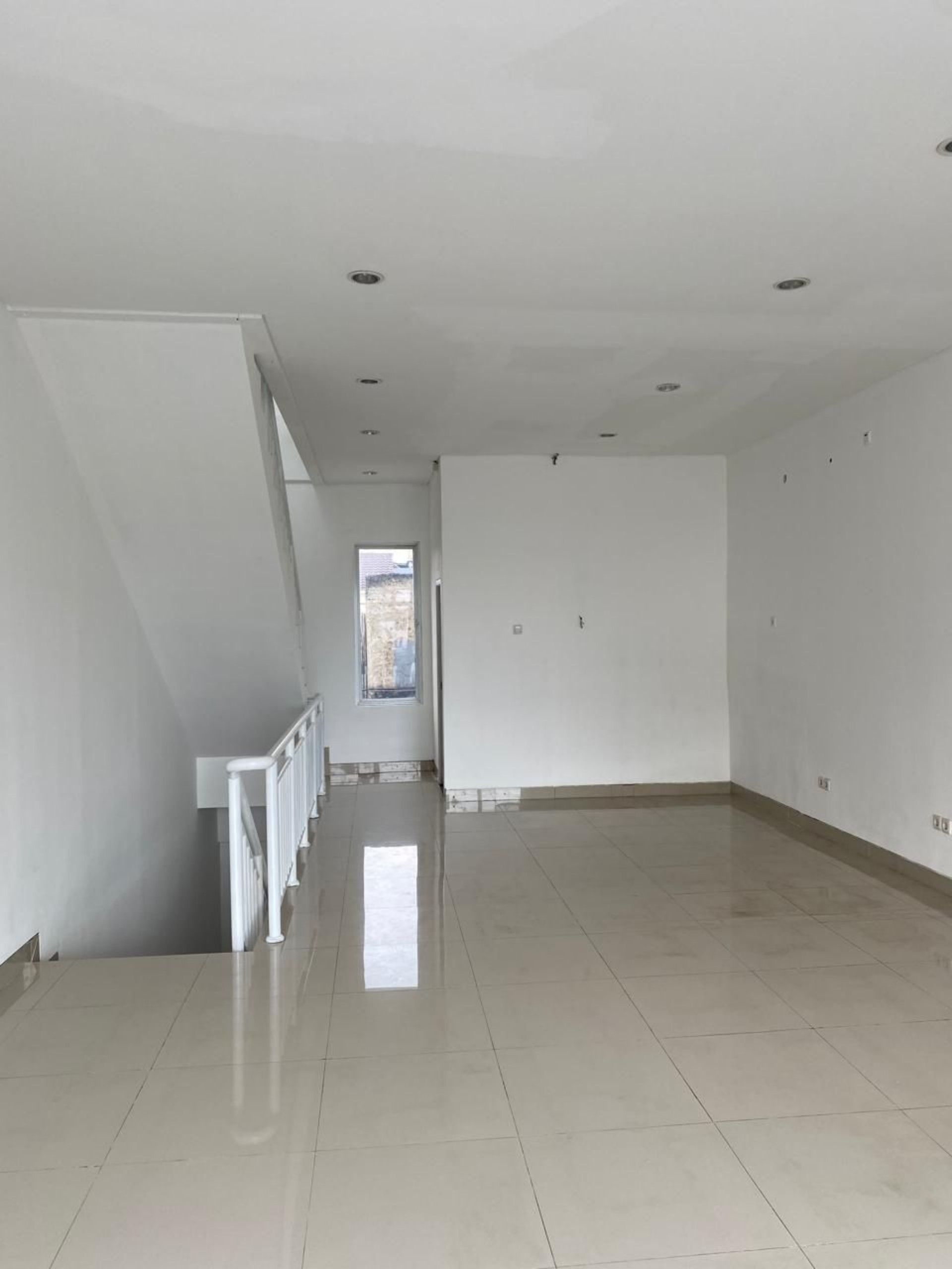Ruko Disewa di Tangerang, foto 1 dari 8