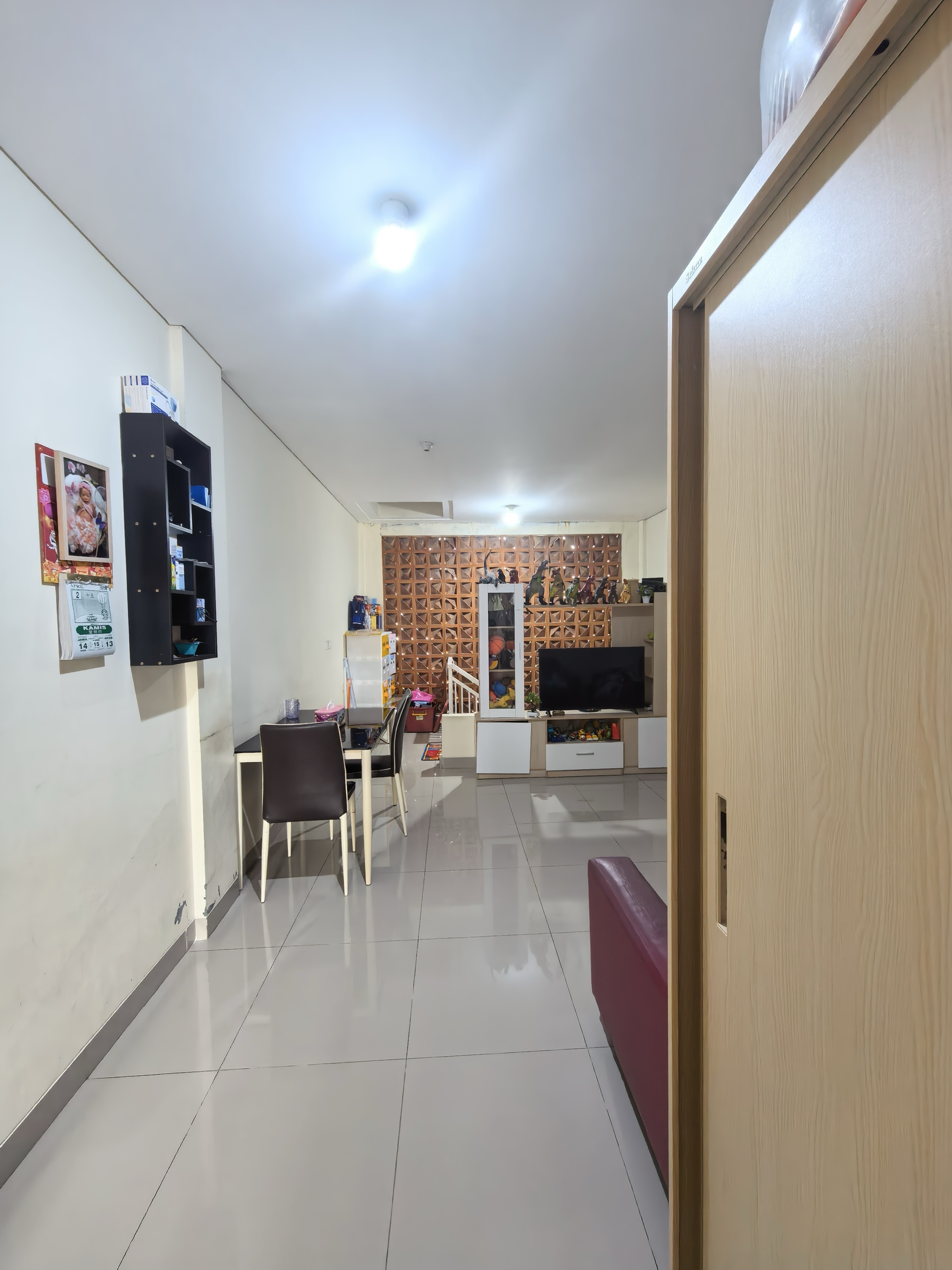 Rumah Disewa di Jakarta Barat, foto 1 dari 10