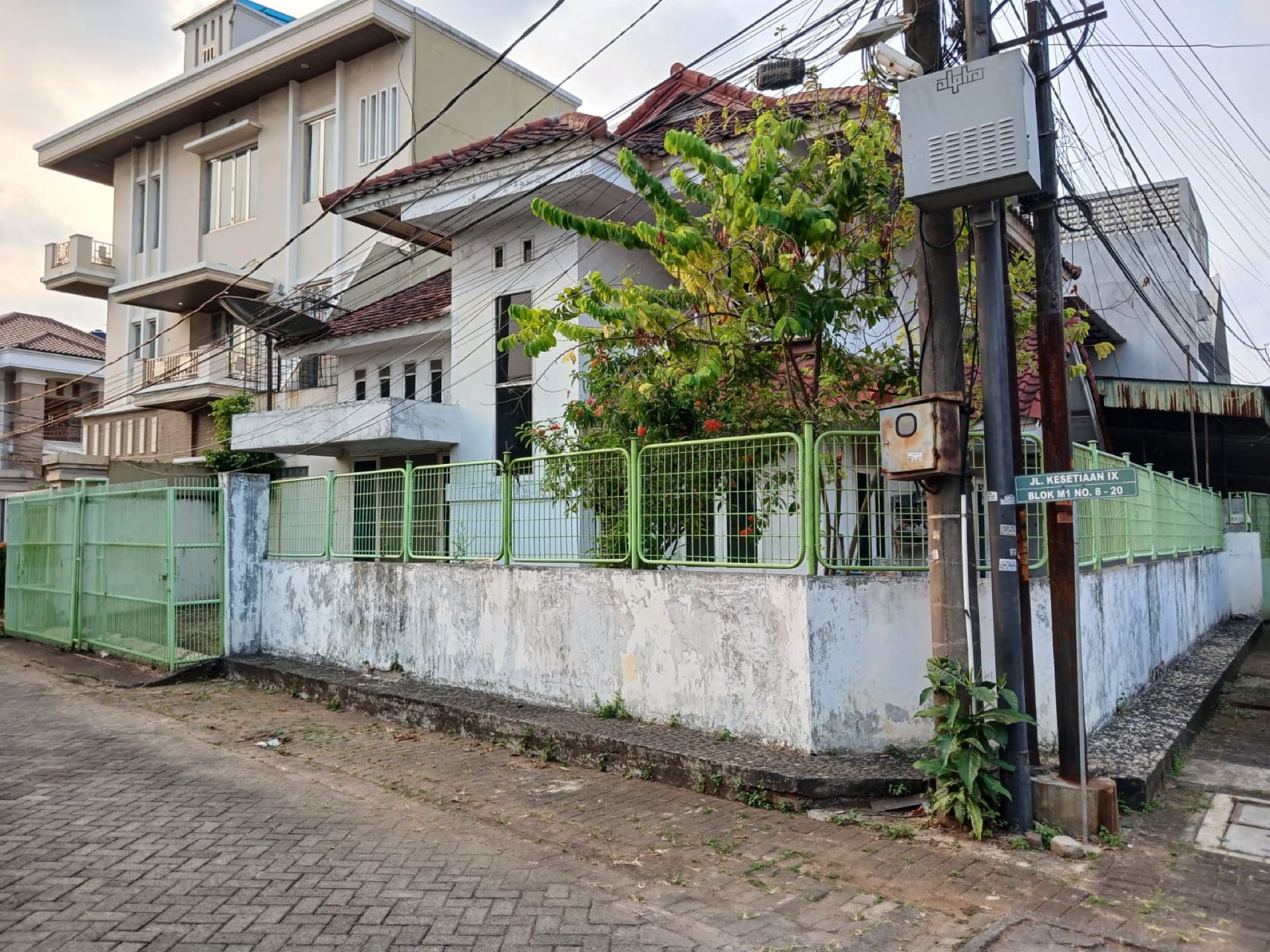 Rumah Dijual di Jakarta Barat, foto 1 dari 4