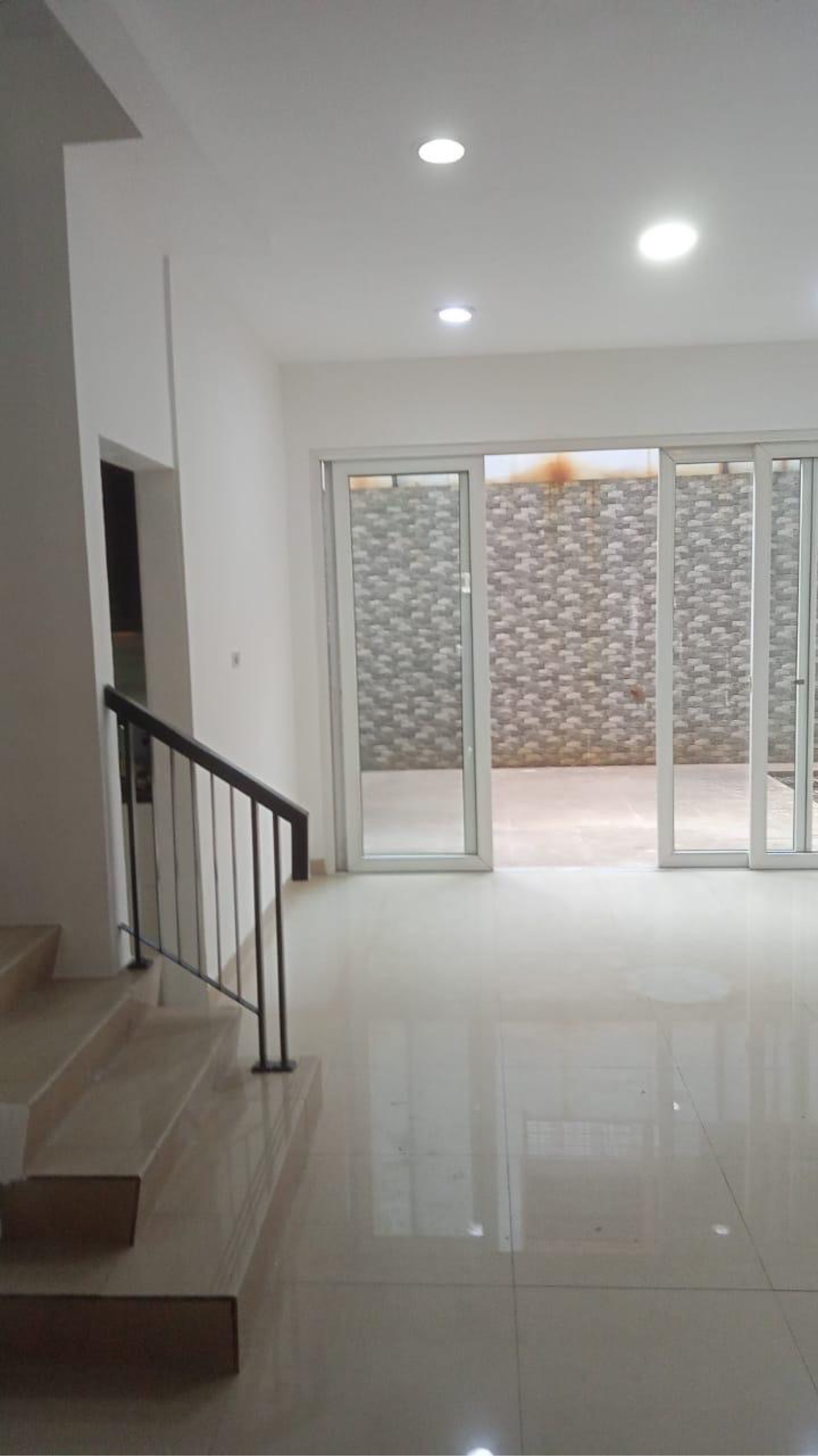 Rumah Dijual di Jakarta Barat, foto 1 dari 10