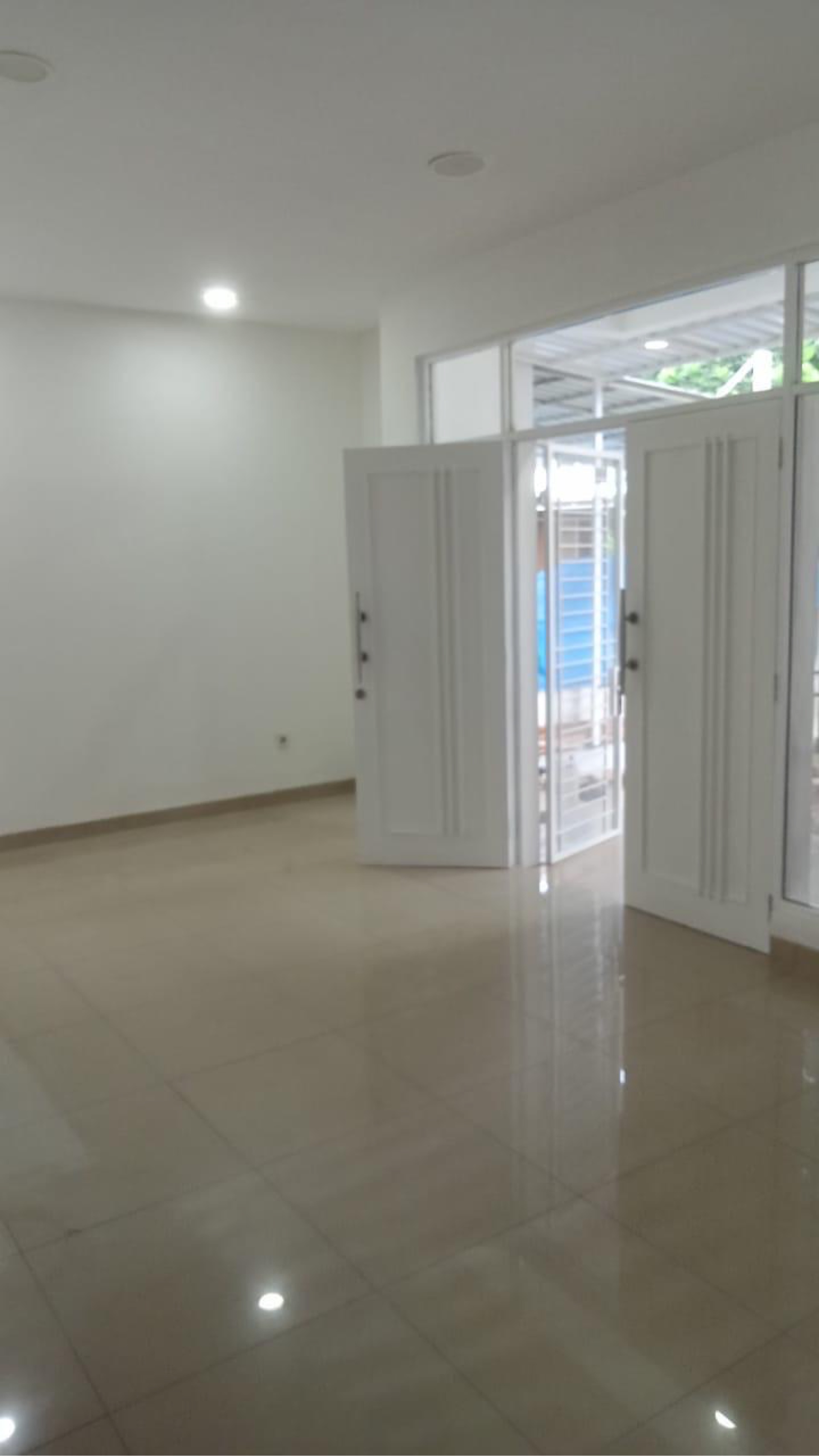 Rumah Dijual di Jakarta Barat, foto 1 dari 10