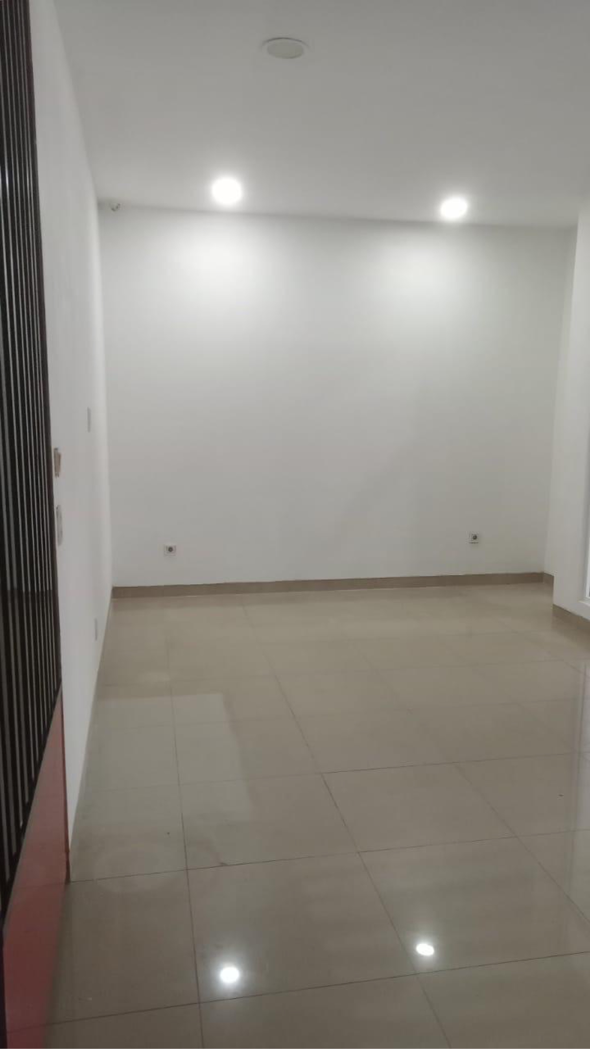Rumah Dijual di Jakarta Barat, foto 1 dari 10