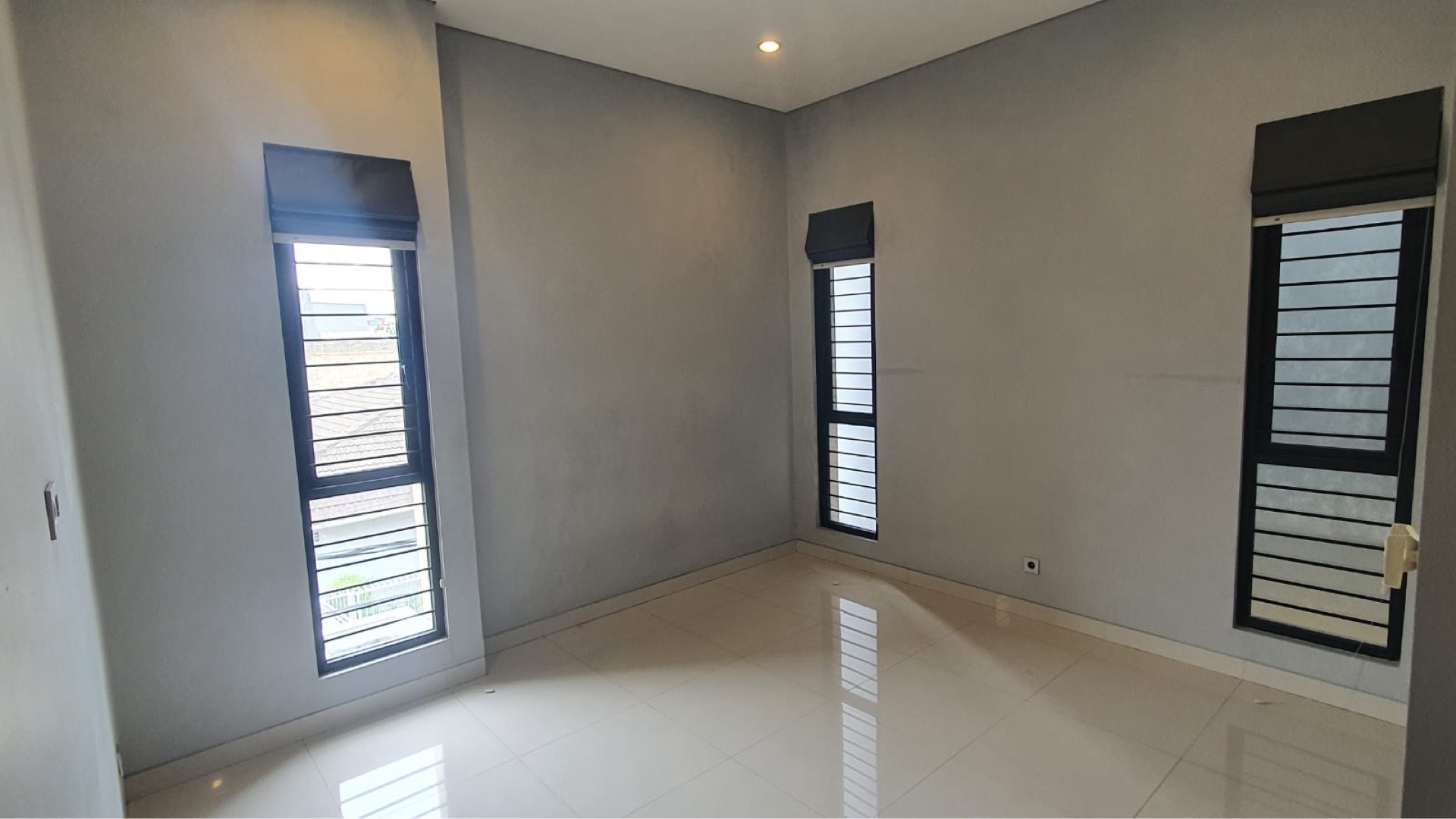 Rumah Dijual di Jakarta Barat, foto 1 dari 10