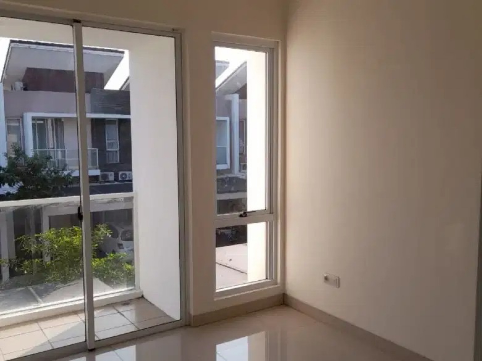 Rumah Dijual di Jakarta Barat, foto 1 dari 6