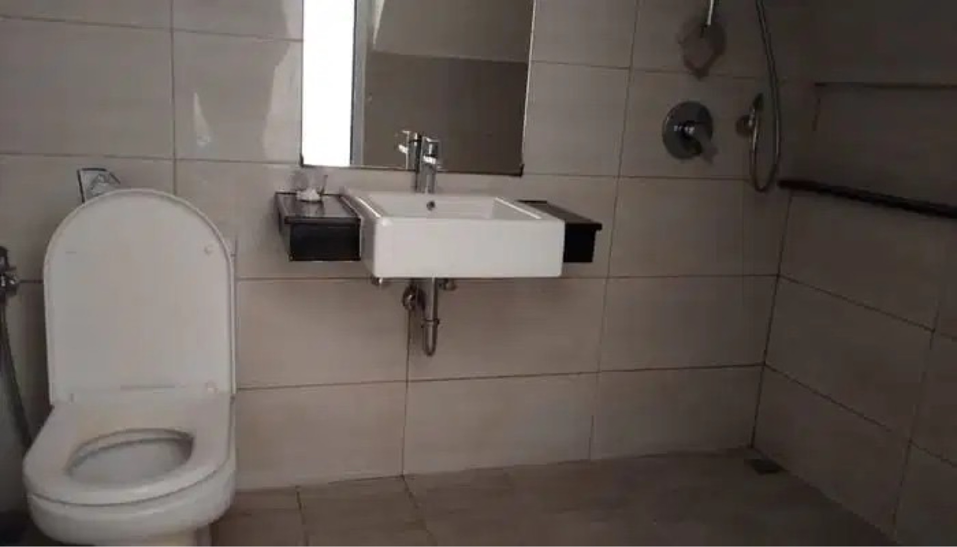 Rumah Dijual di Jakarta Barat, foto 1 dari 6