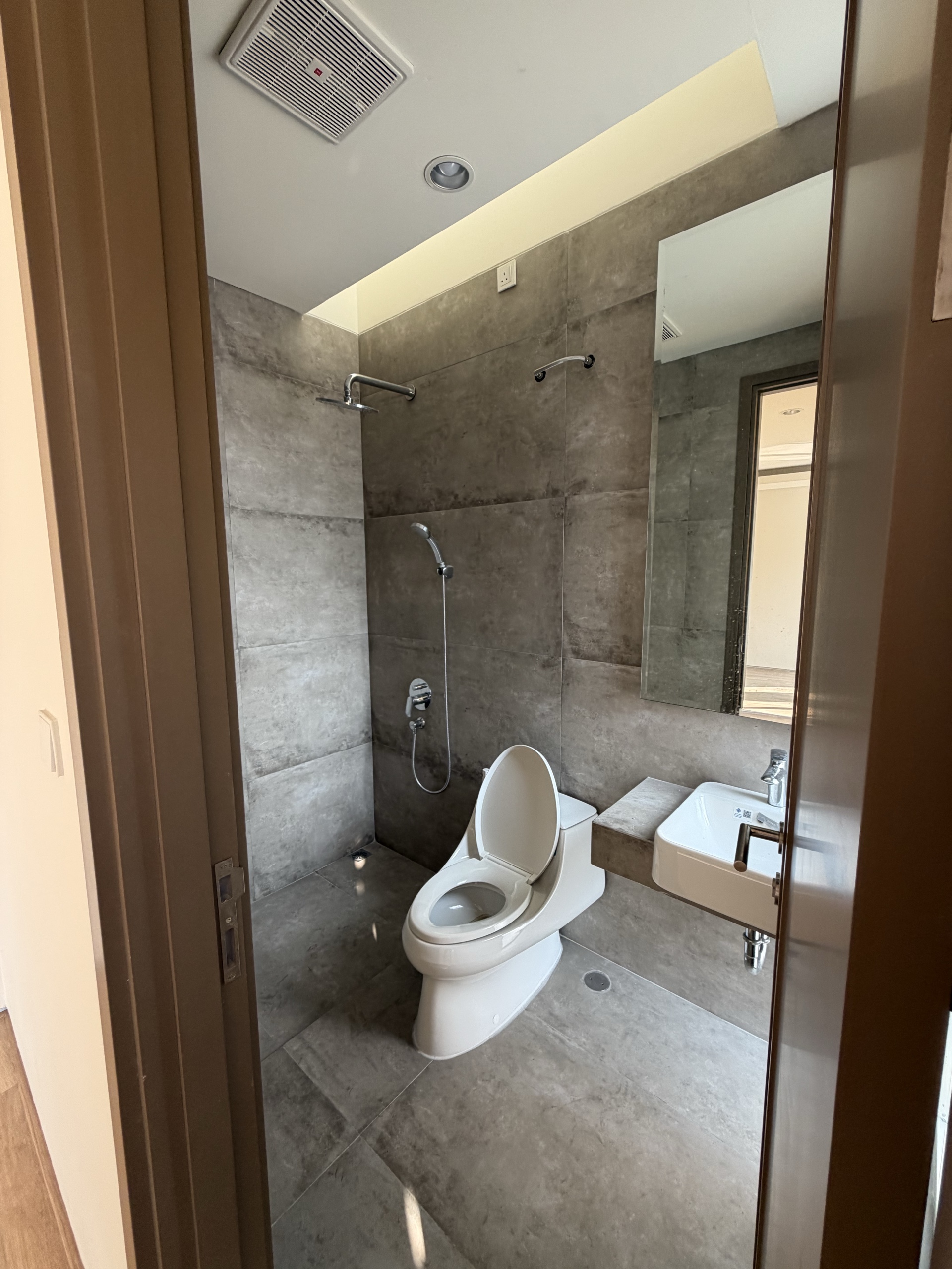 Rumah Dijual di Tangerang, foto 1 dari 9
