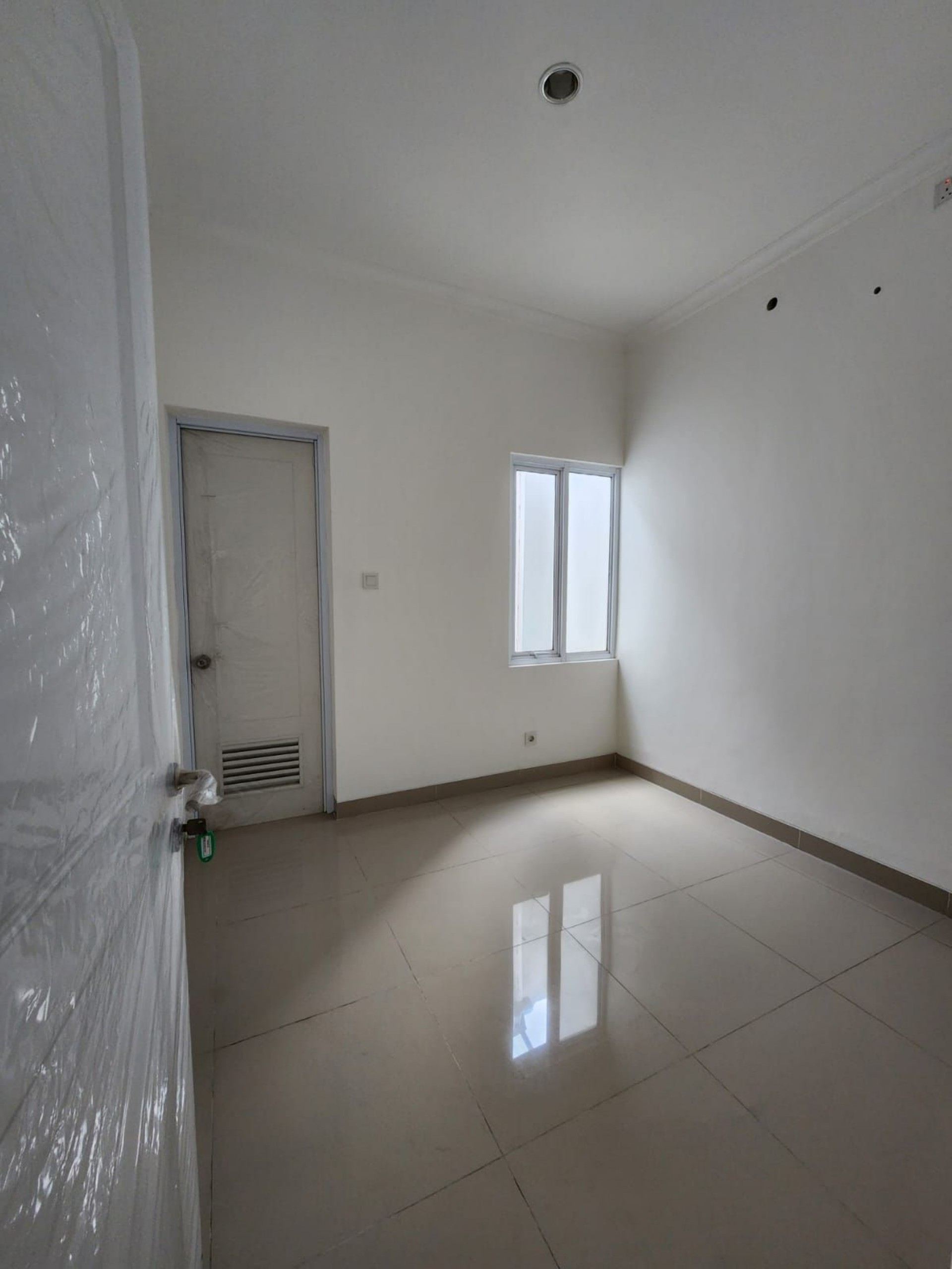 Rumah Dijual di Tangerang, foto 1 dari 10