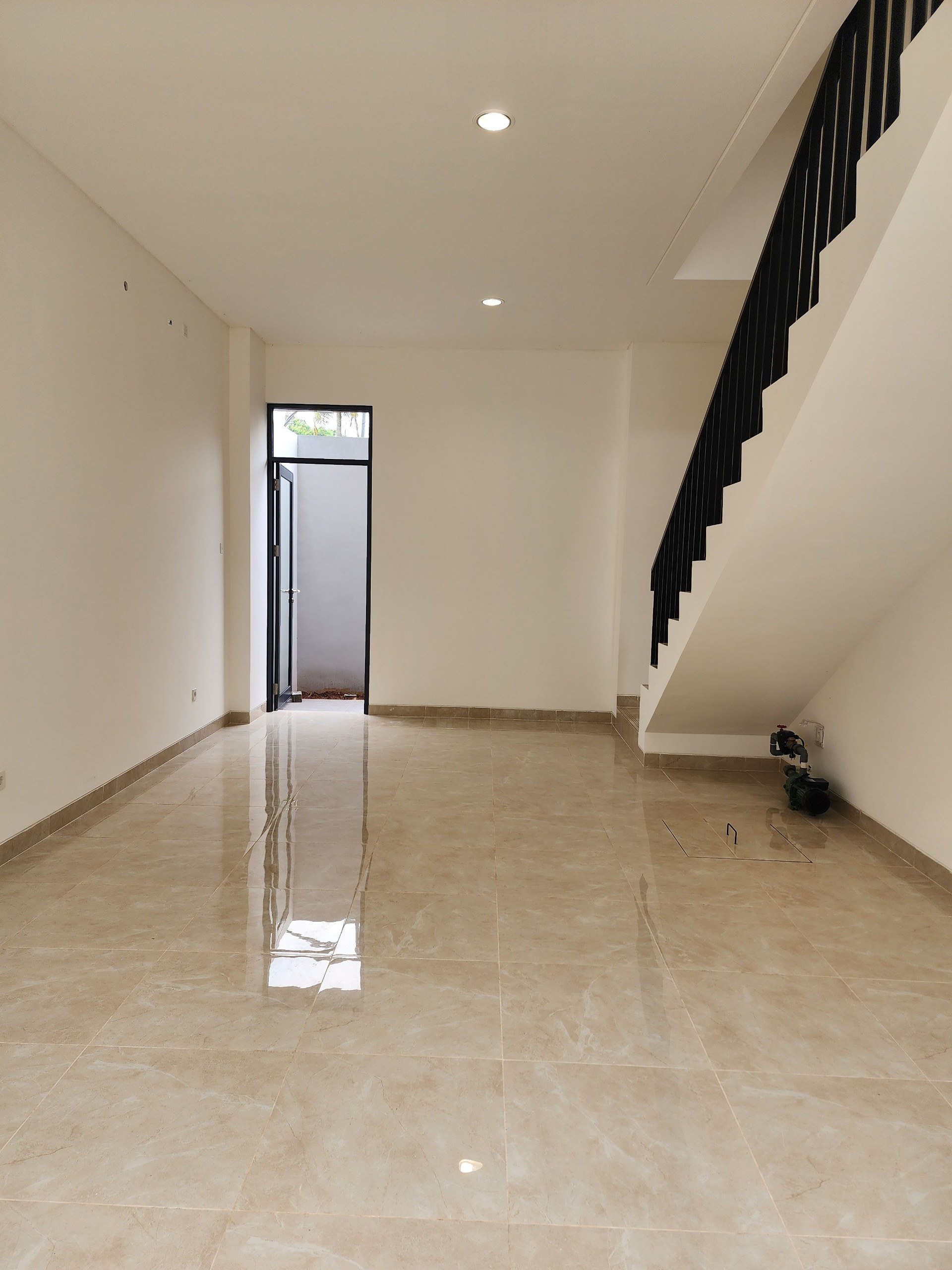 Ruko Disewa di Tangerang, foto 1 dari 7
