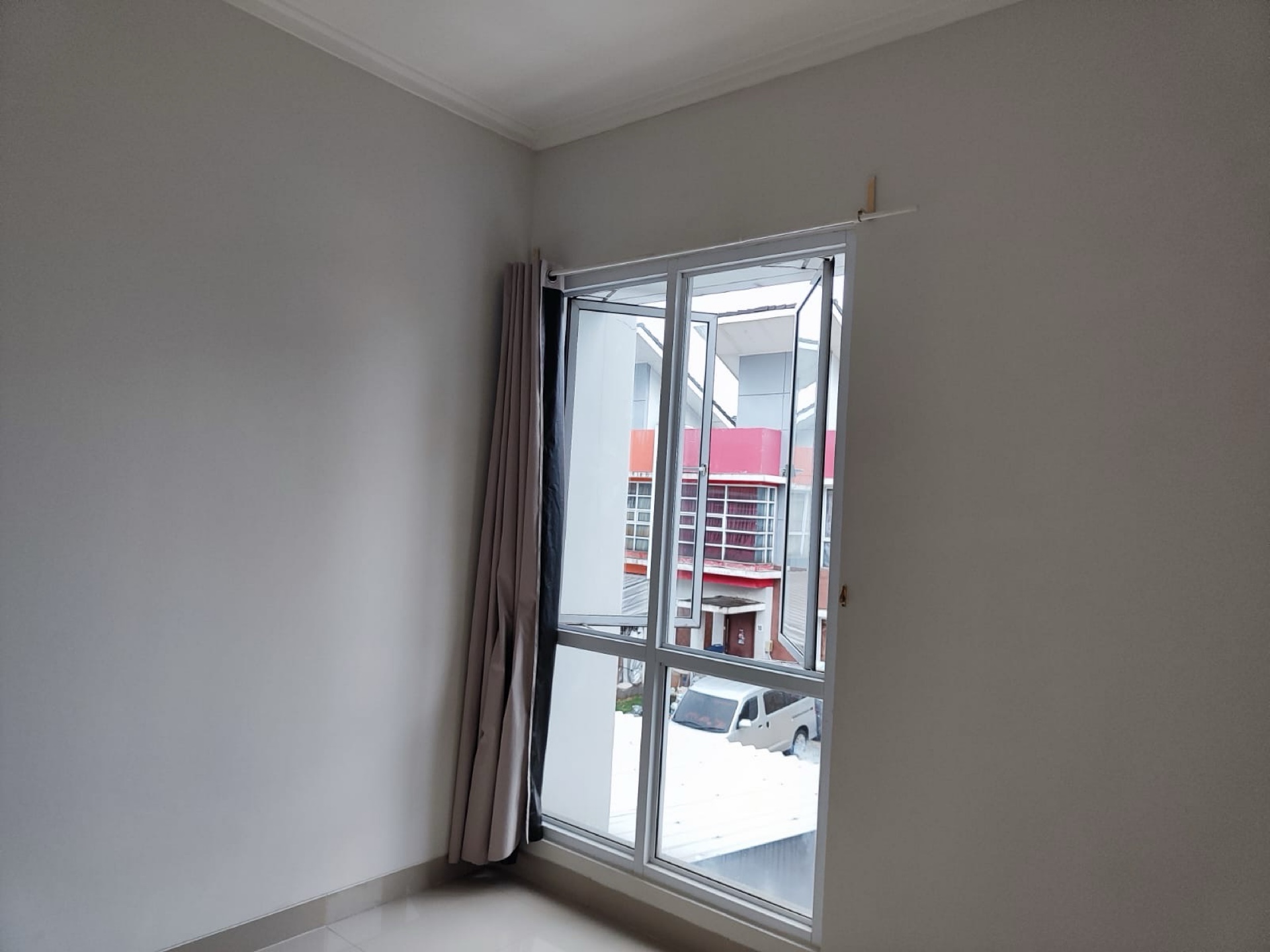 Rumah Disewa di Tangerang, foto 5 dari 9