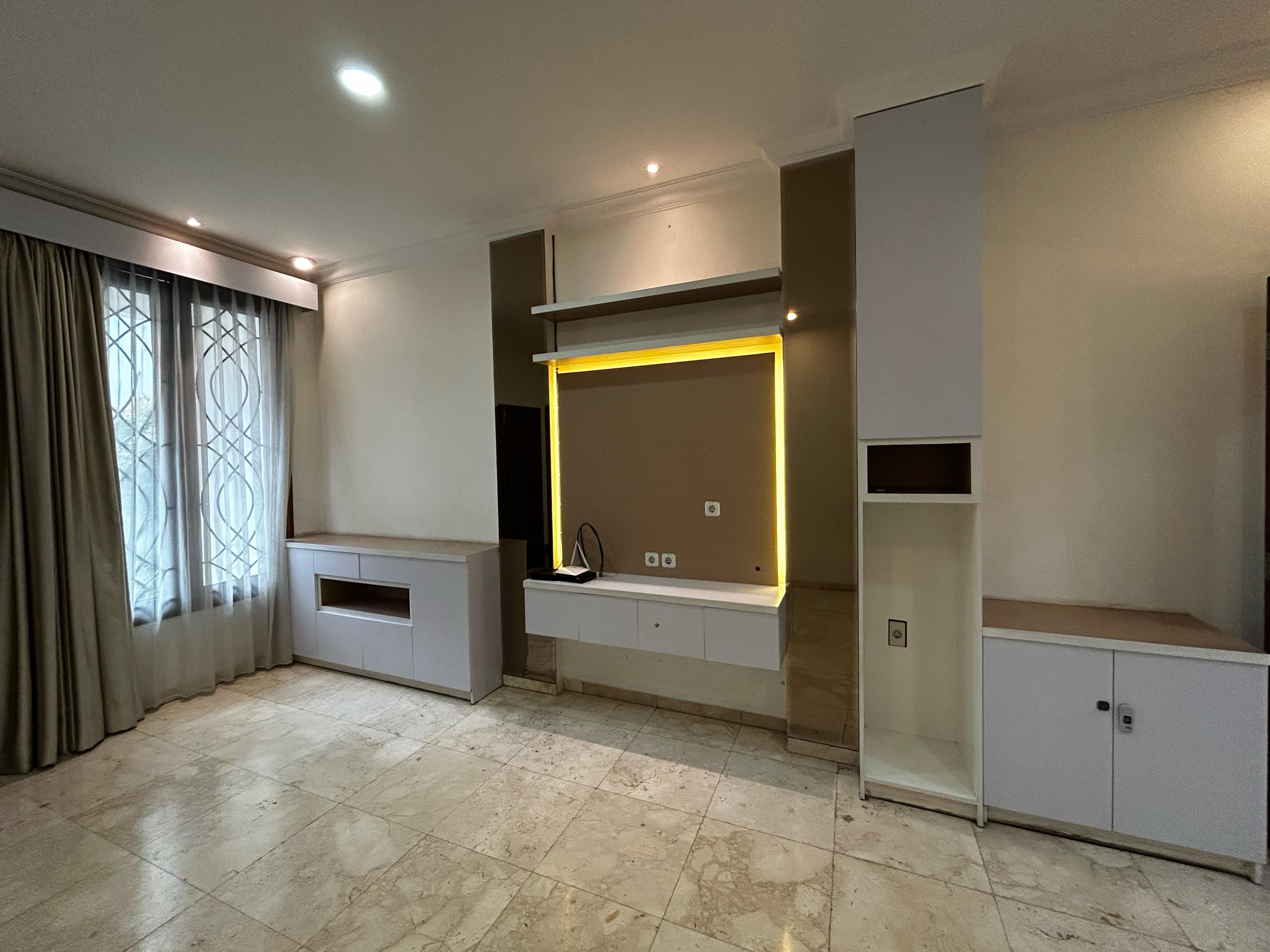 Rumah Dijual di Jakarta Timur, foto 1 dari 10