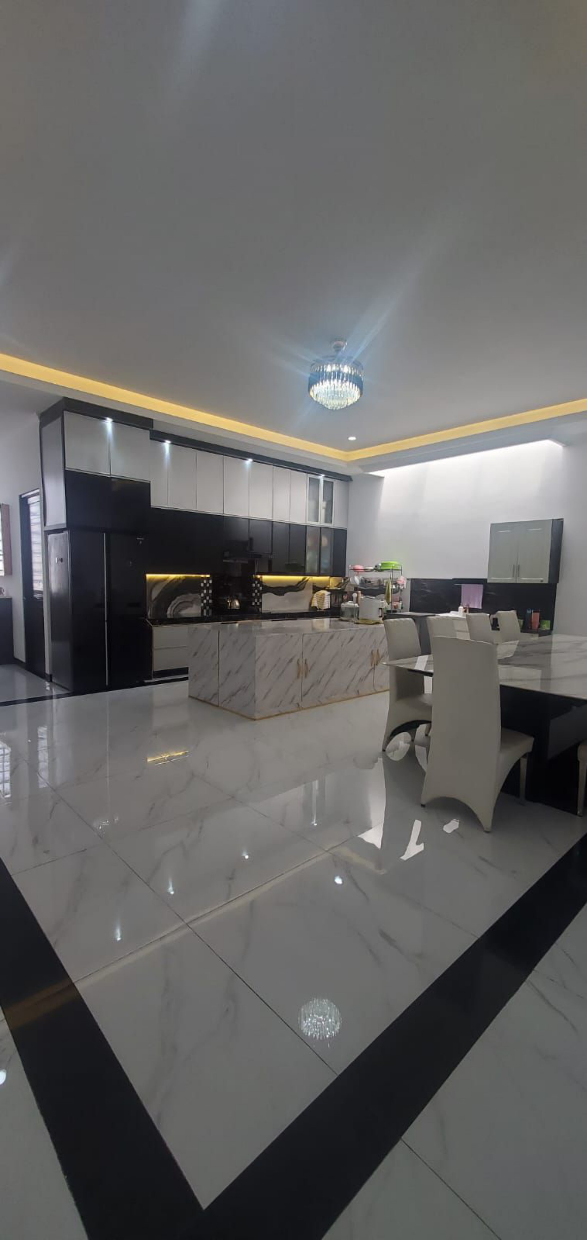 Rumah Dijual di Jakarta Barat, foto 1 dari 10