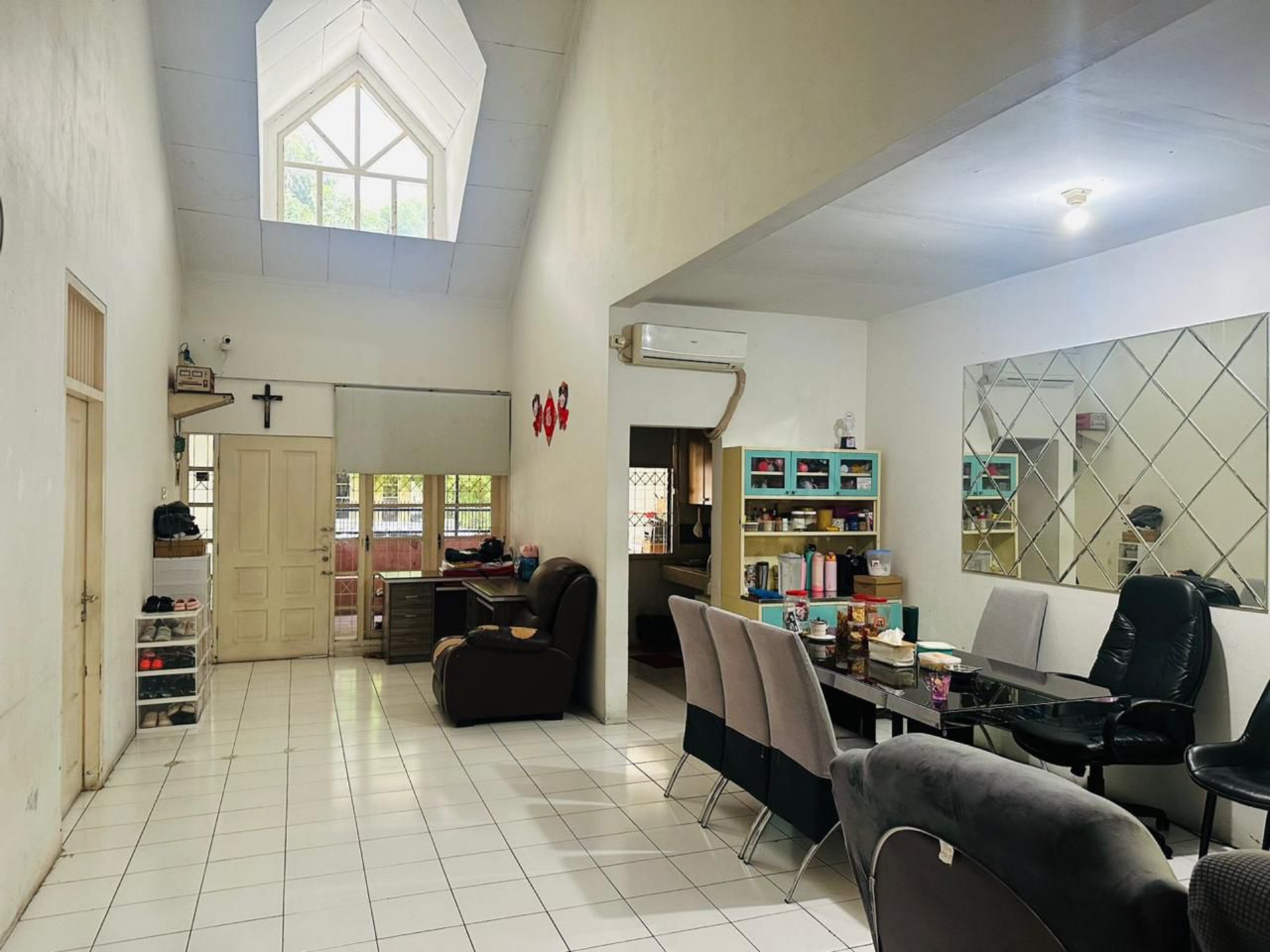 Rumah Dijual di Jakarta Barat, foto 1 dari 5