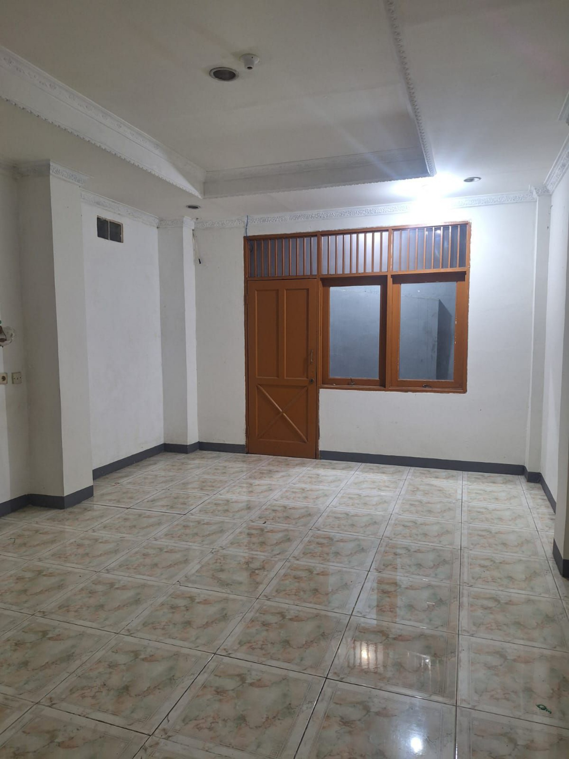 Rumah Dijual di Jakarta Barat, foto 1 dari 6