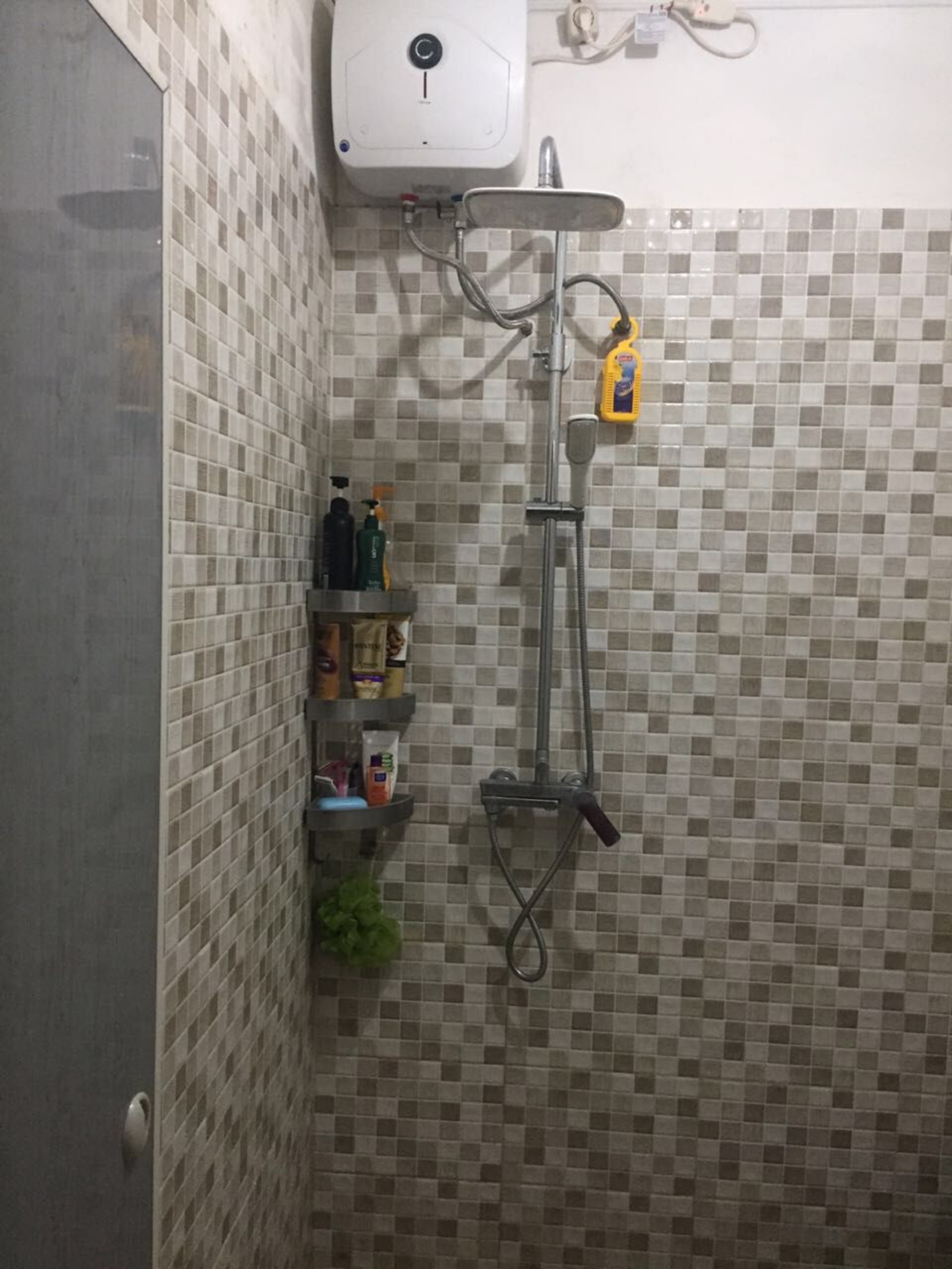 Rumah Dijual di Jakarta Barat, foto 1 dari 7