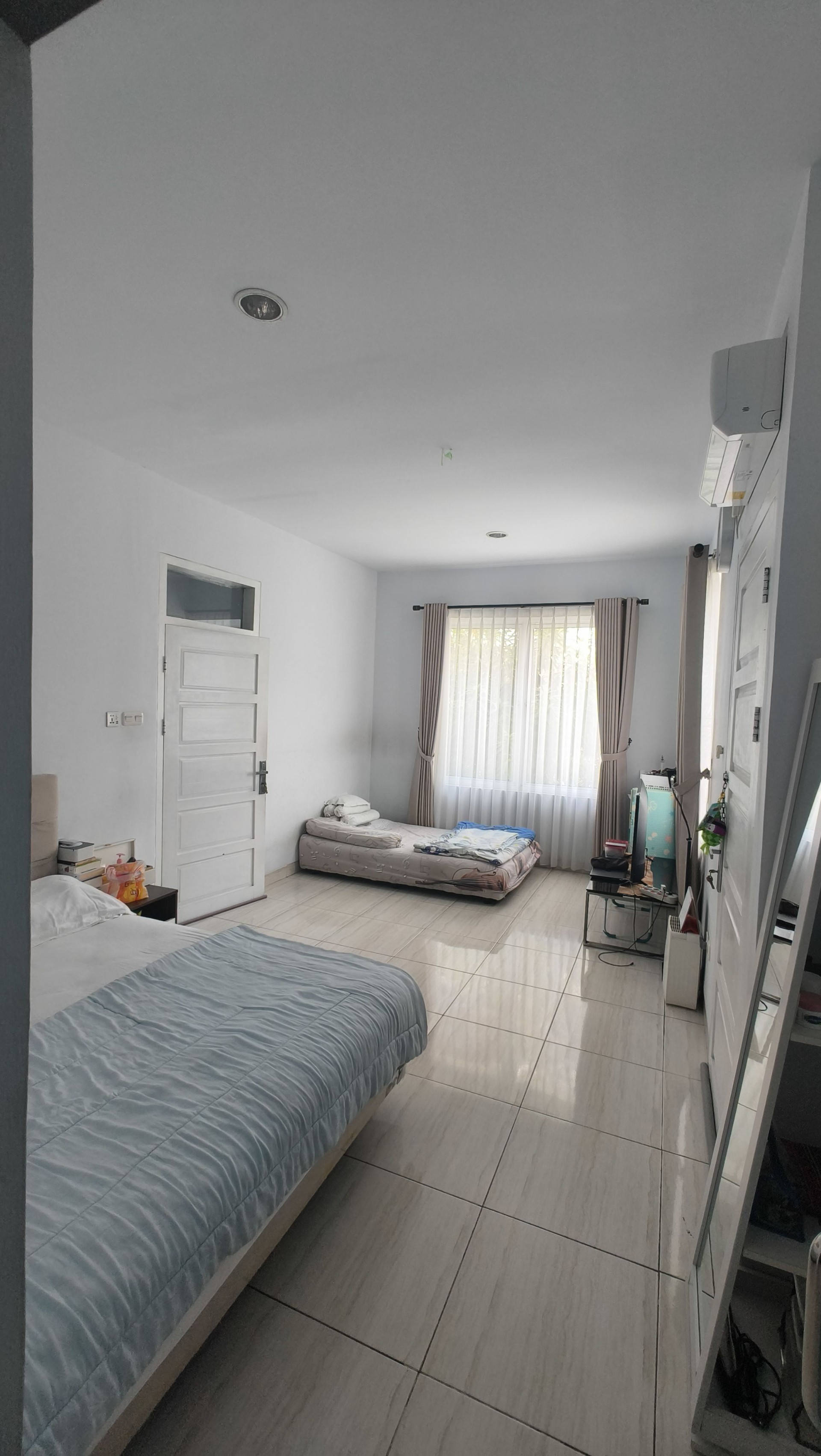 Rumah Dijual di Jakarta Barat, foto 1 dari 9
