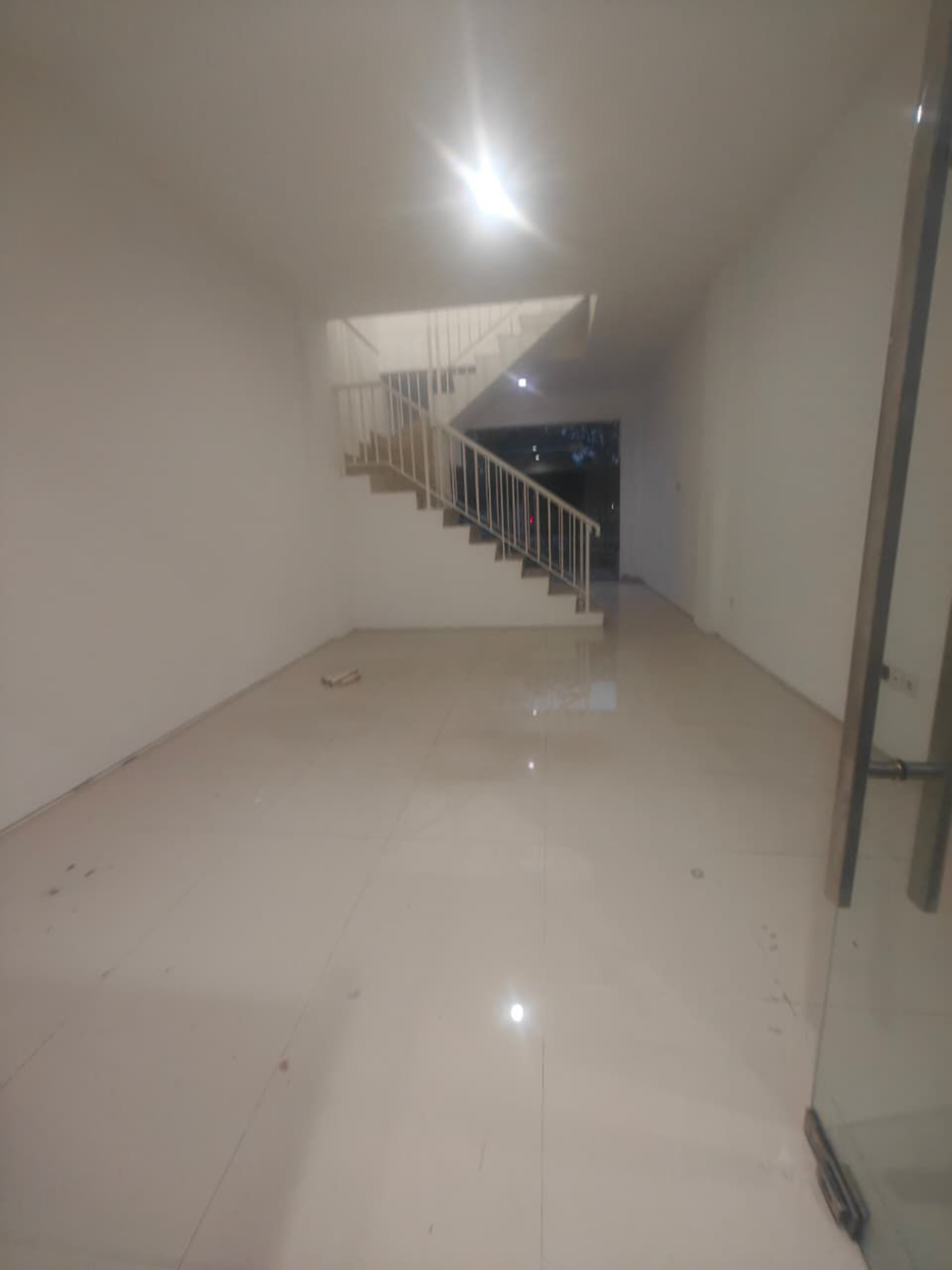 Ruko Disewa di Jakarta Barat, foto 1 dari 7