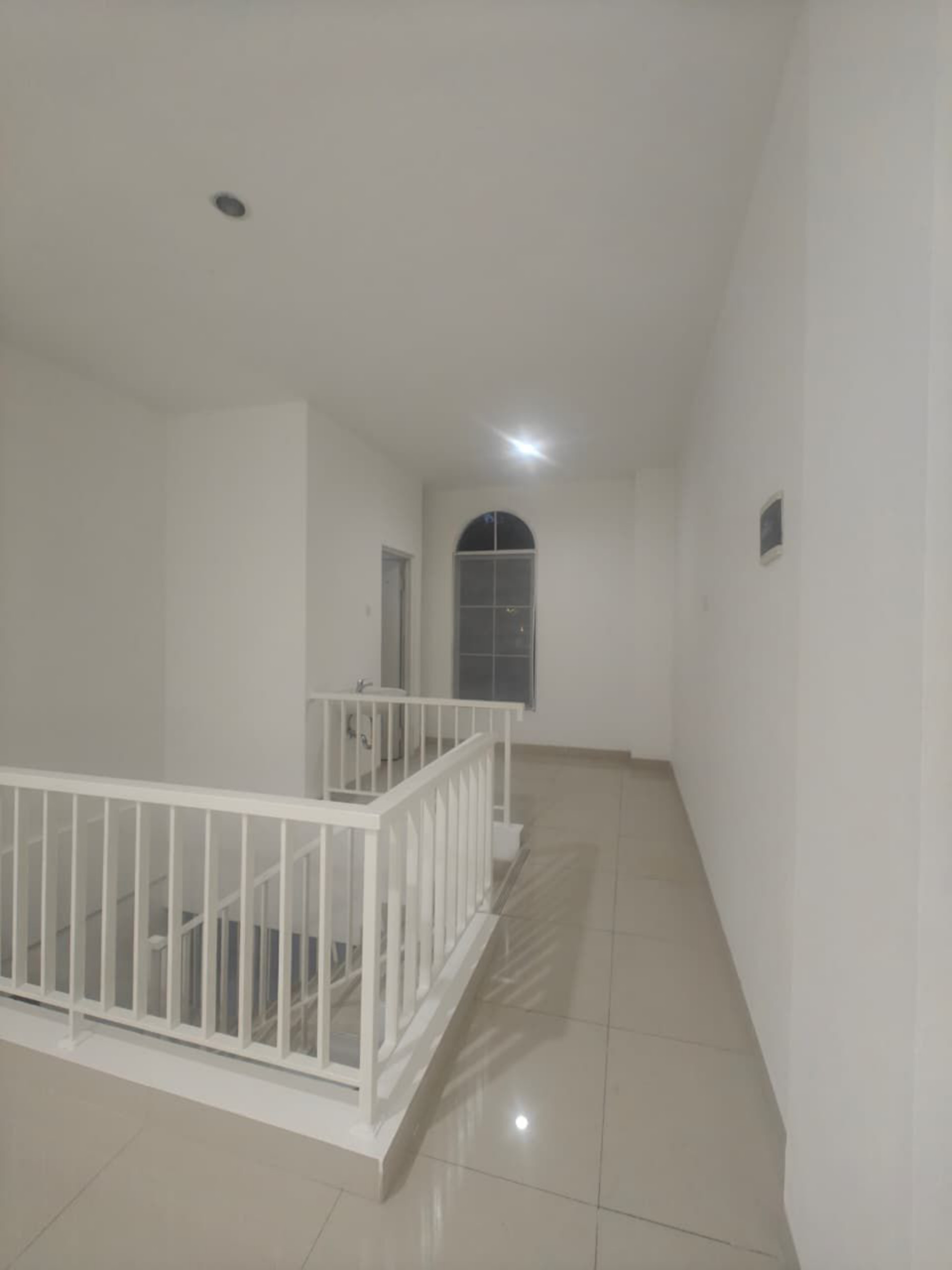 Ruko Disewa di Jakarta Barat, foto 1 dari 7